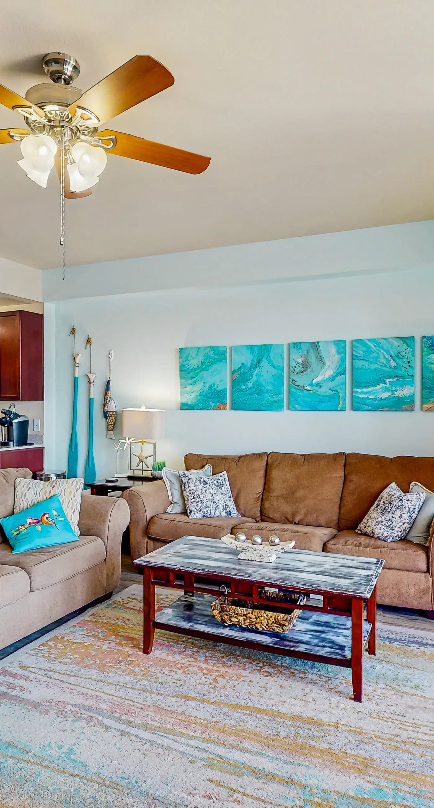 Beachview Condo with full kitchen, shared pool and beach access