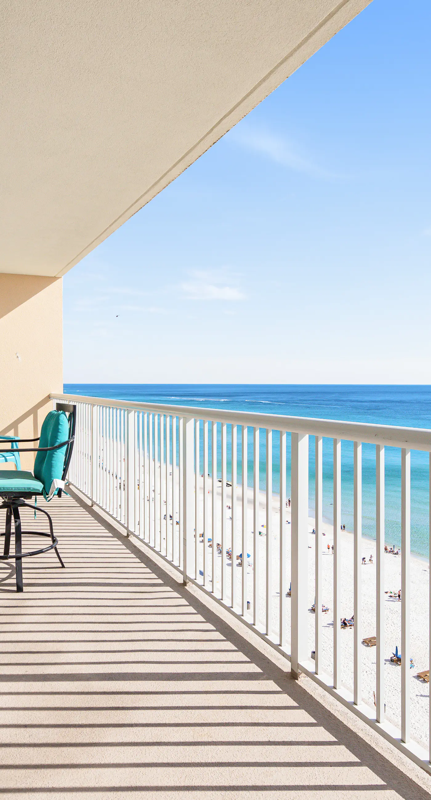 Beachfront condo on 10th floor w/shared pools (4), hot tub, tennis - great views