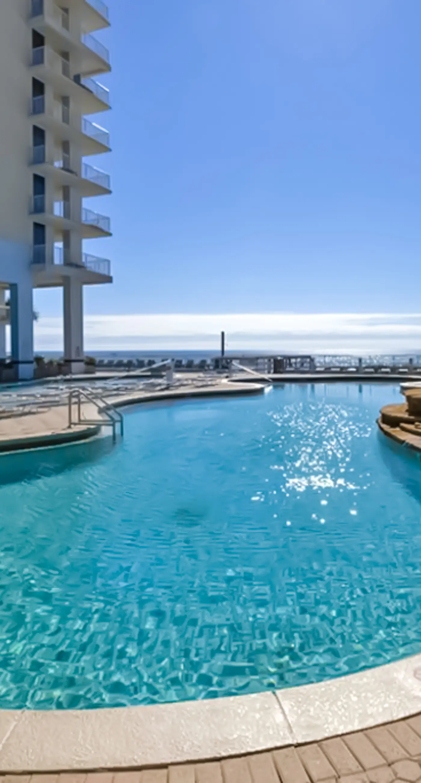 Beachfront condo on 10th floor w/shared pools (4), hot tub, tennis - great views