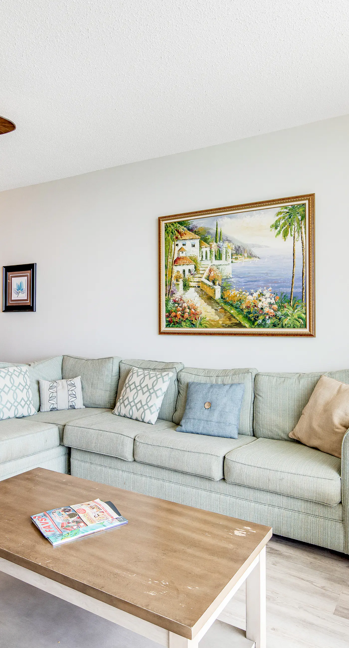 Beachfront condo on 10th floor w/shared pools (4), hot tub, tennis - great views