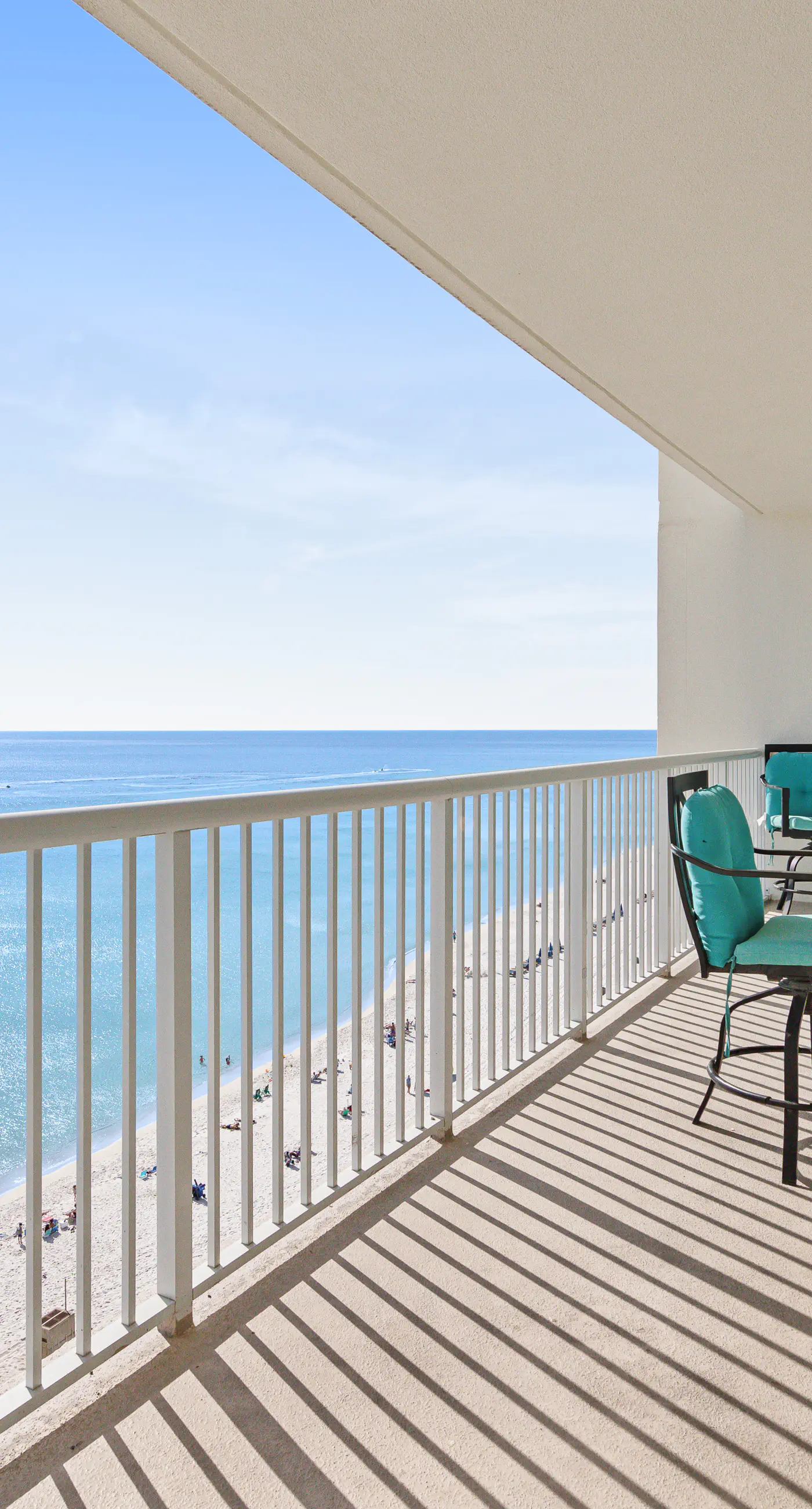 Beachfront condo on 10th floor w/shared pools (4), hot tub, tennis - great views