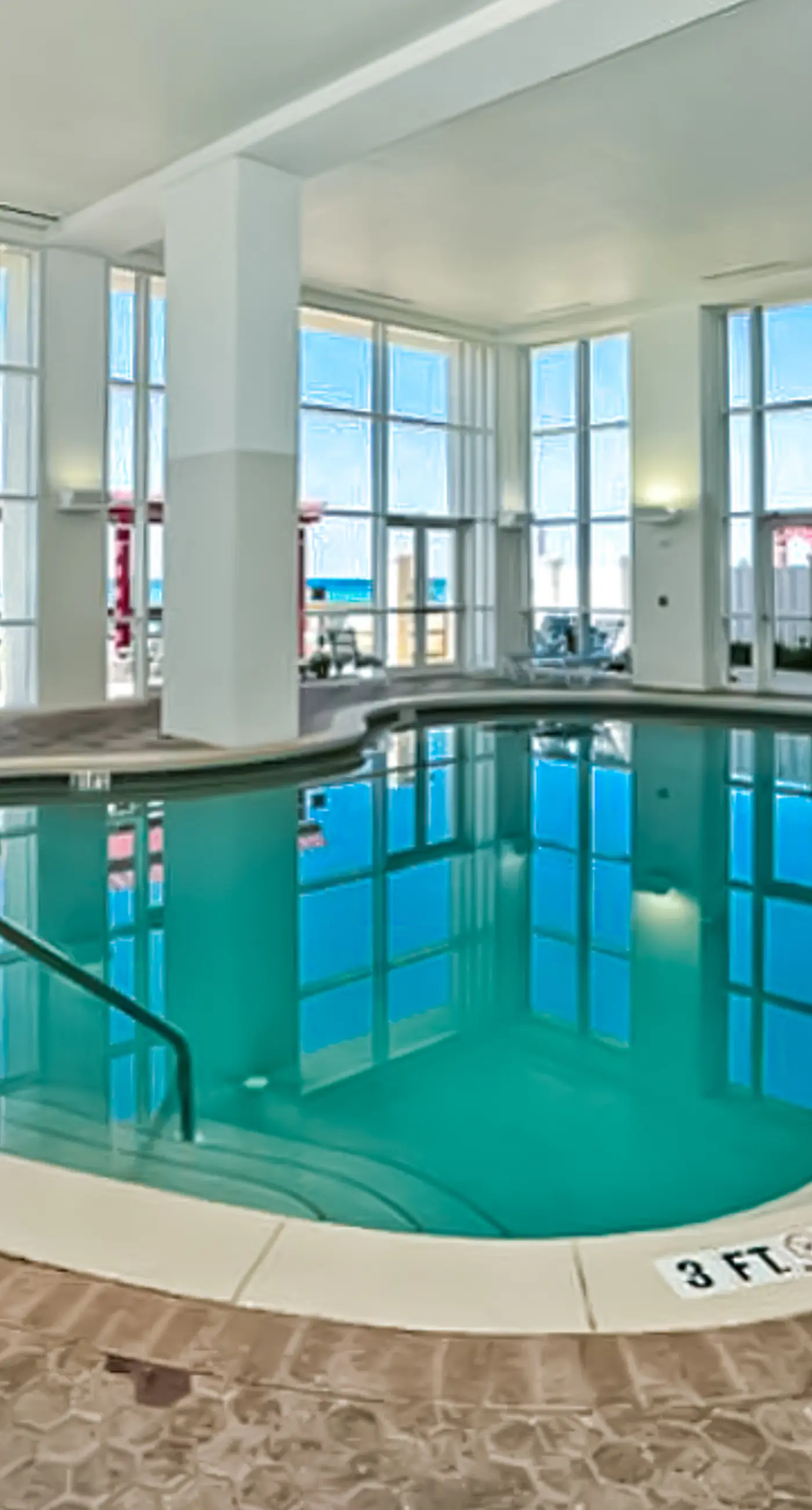 Beachfront condo on 10th floor w/shared pools (4), hot tub, tennis - great views