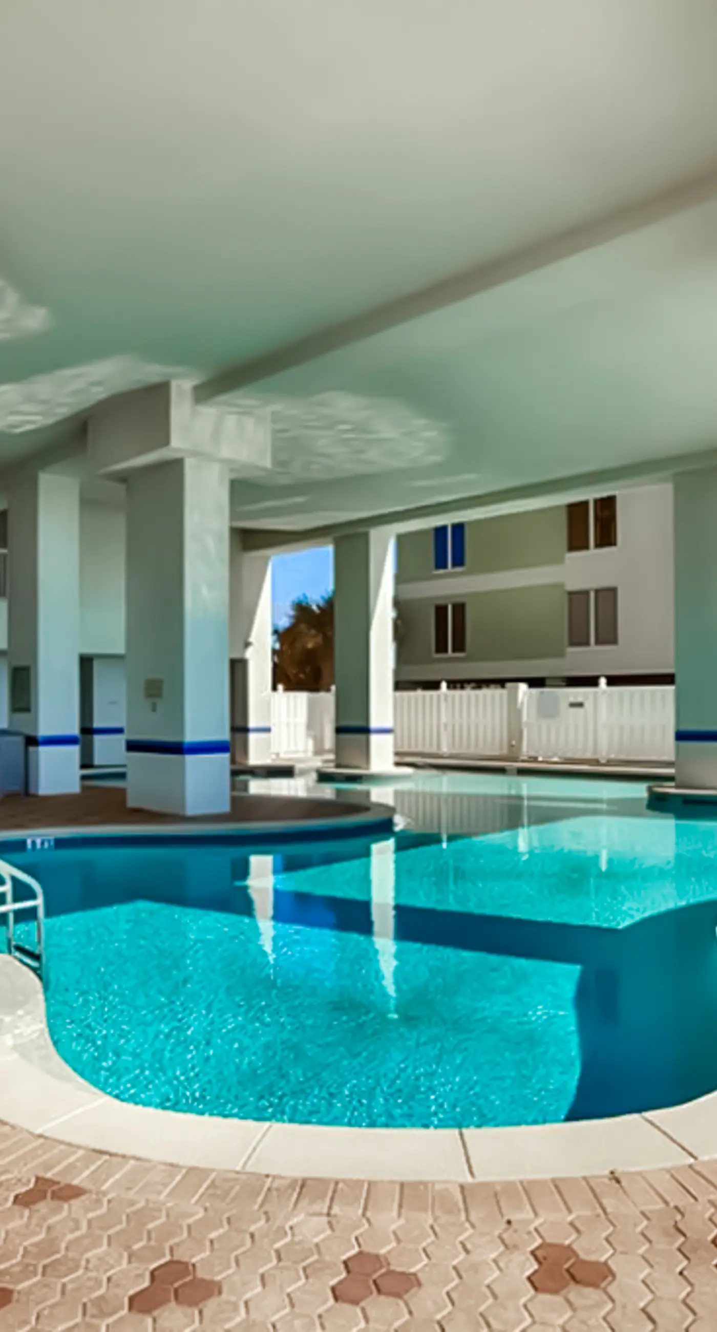 Beachfront condo on 10th floor w/shared pools (4), hot tub, tennis - great views