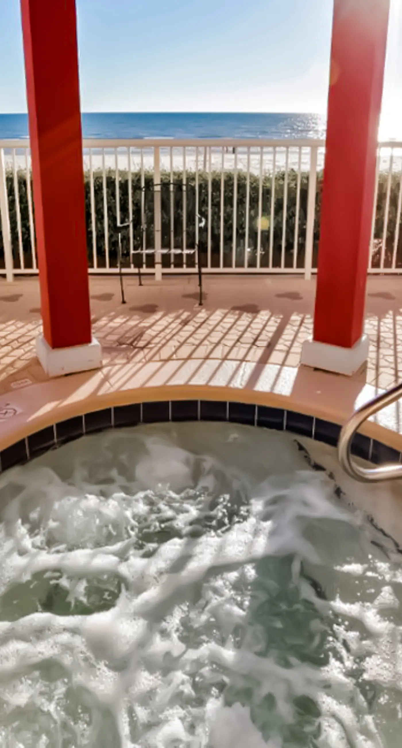 Beachfront condo on 10th floor w/shared pools (4), hot tub, tennis - great views