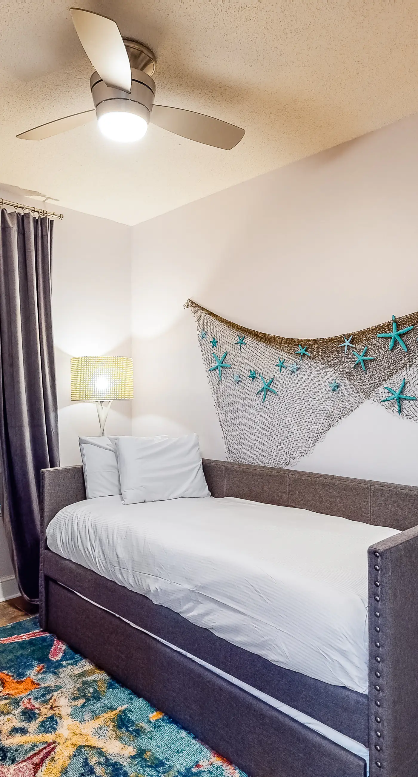 Gorgeous beachfront condo with beach access, 4 pools, hot tub, ocean views