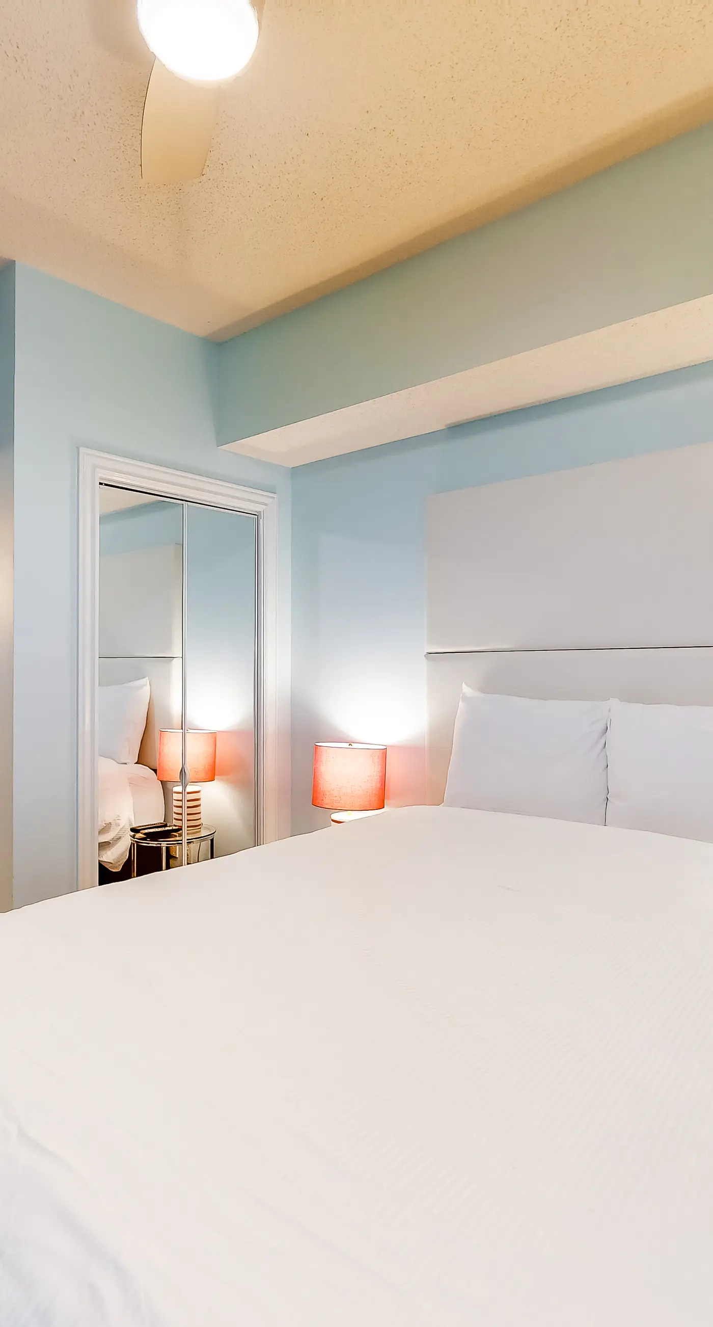 Gorgeous beachfront condo with beach access, 4 pools, hot tub, ocean views