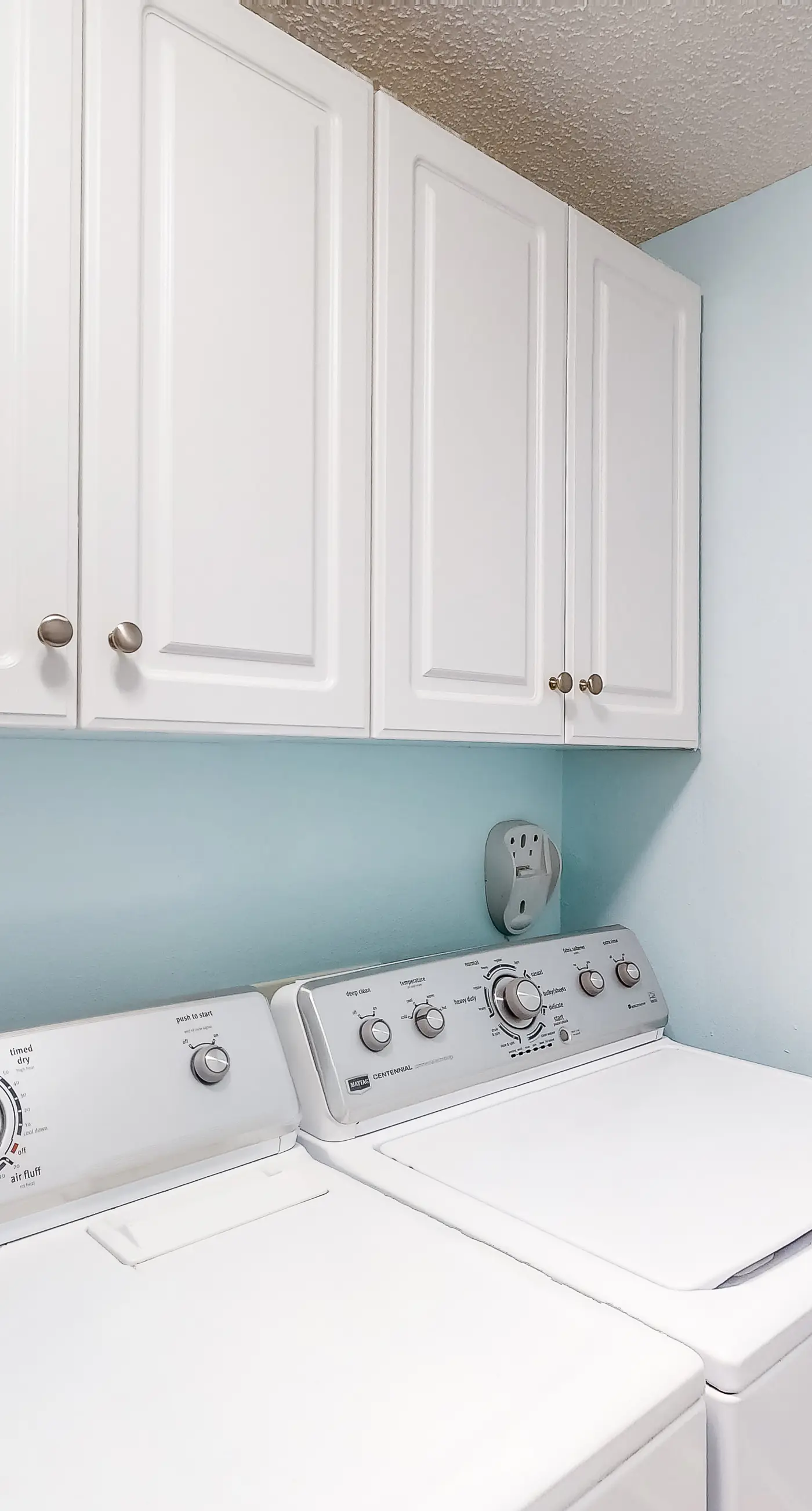 Gorgeous beachfront condo with beach access, 4 pools, hot tub, ocean views