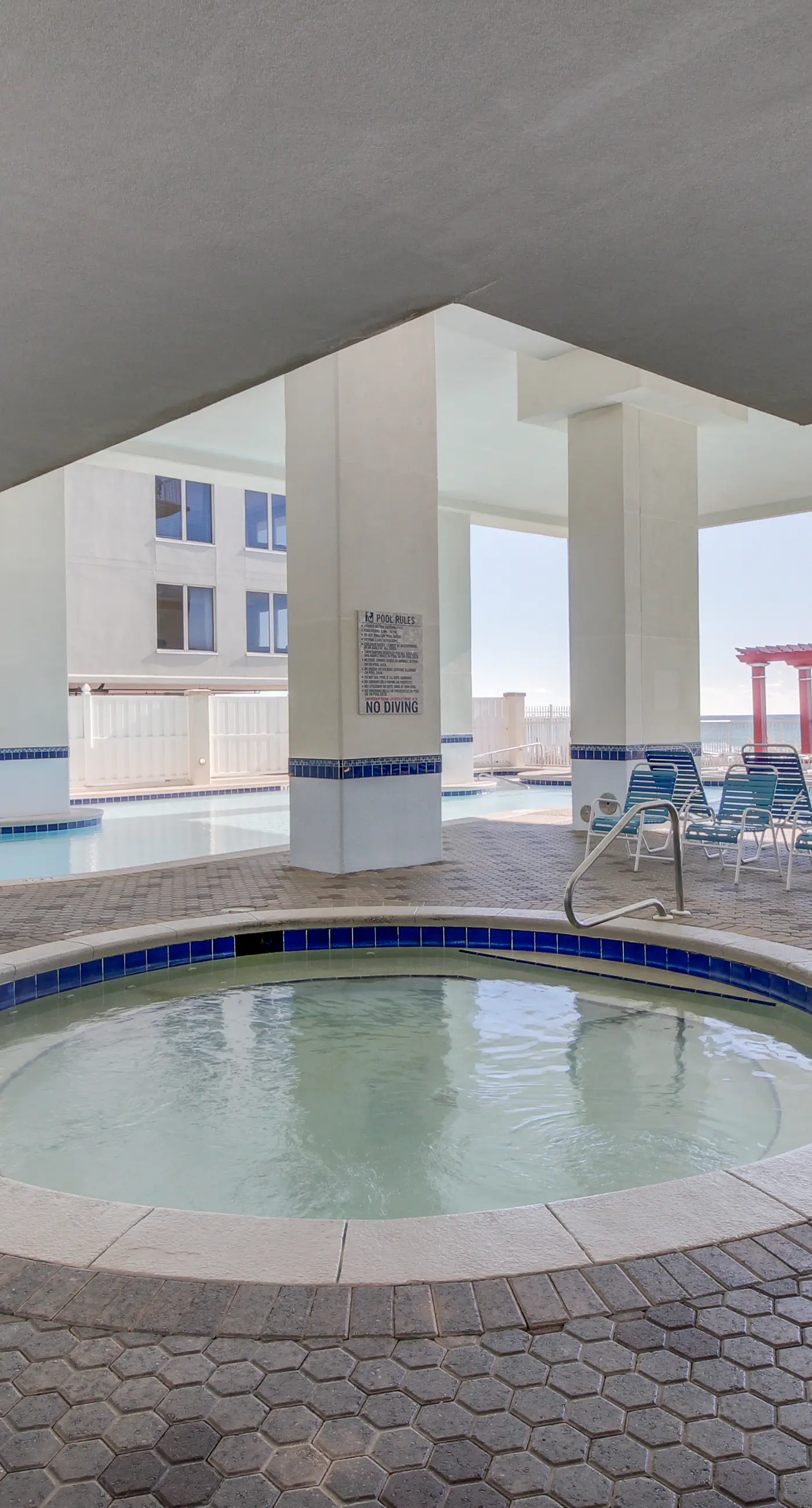 Gorgeous beachfront condo with beach access, 4 pools, hot tub, ocean views