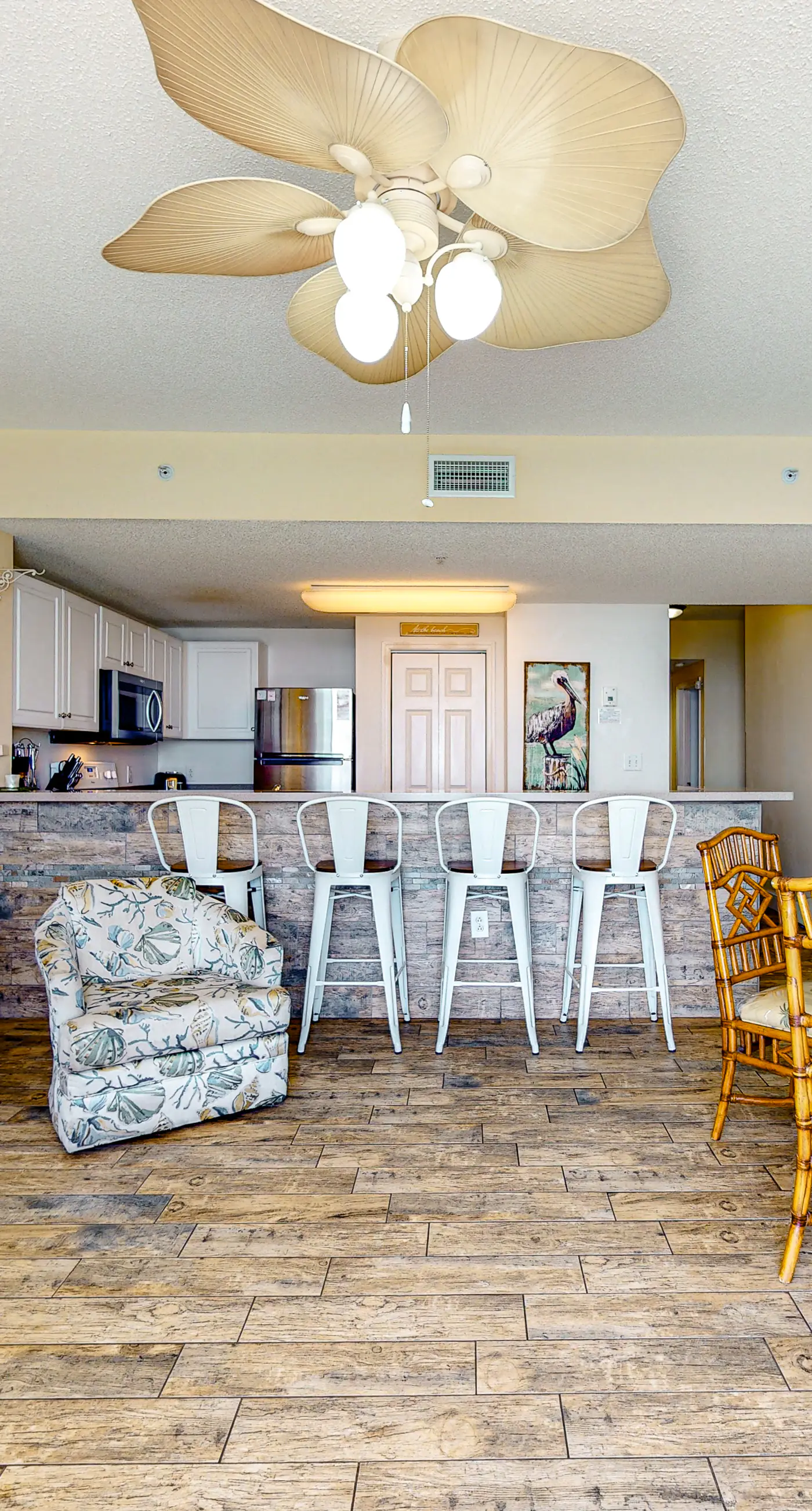 17th Floor Beachfront Condo w/ Free WiFi, Shared Pools, Hot Tub, Tennis, & Gym