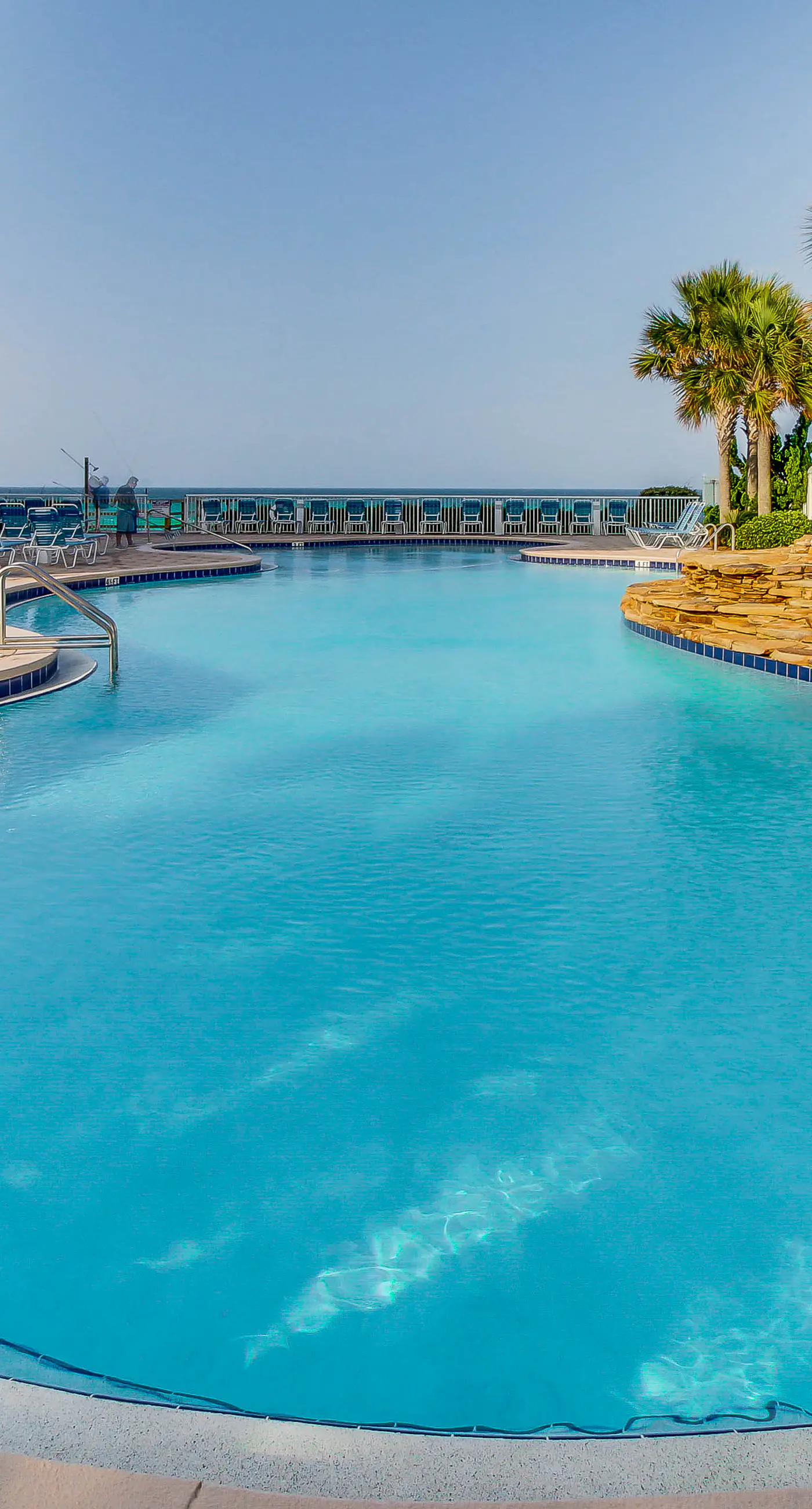 17th Floor Beachfront Condo w/ Free WiFi, Shared Pools, Hot Tub, Tennis, & Gym