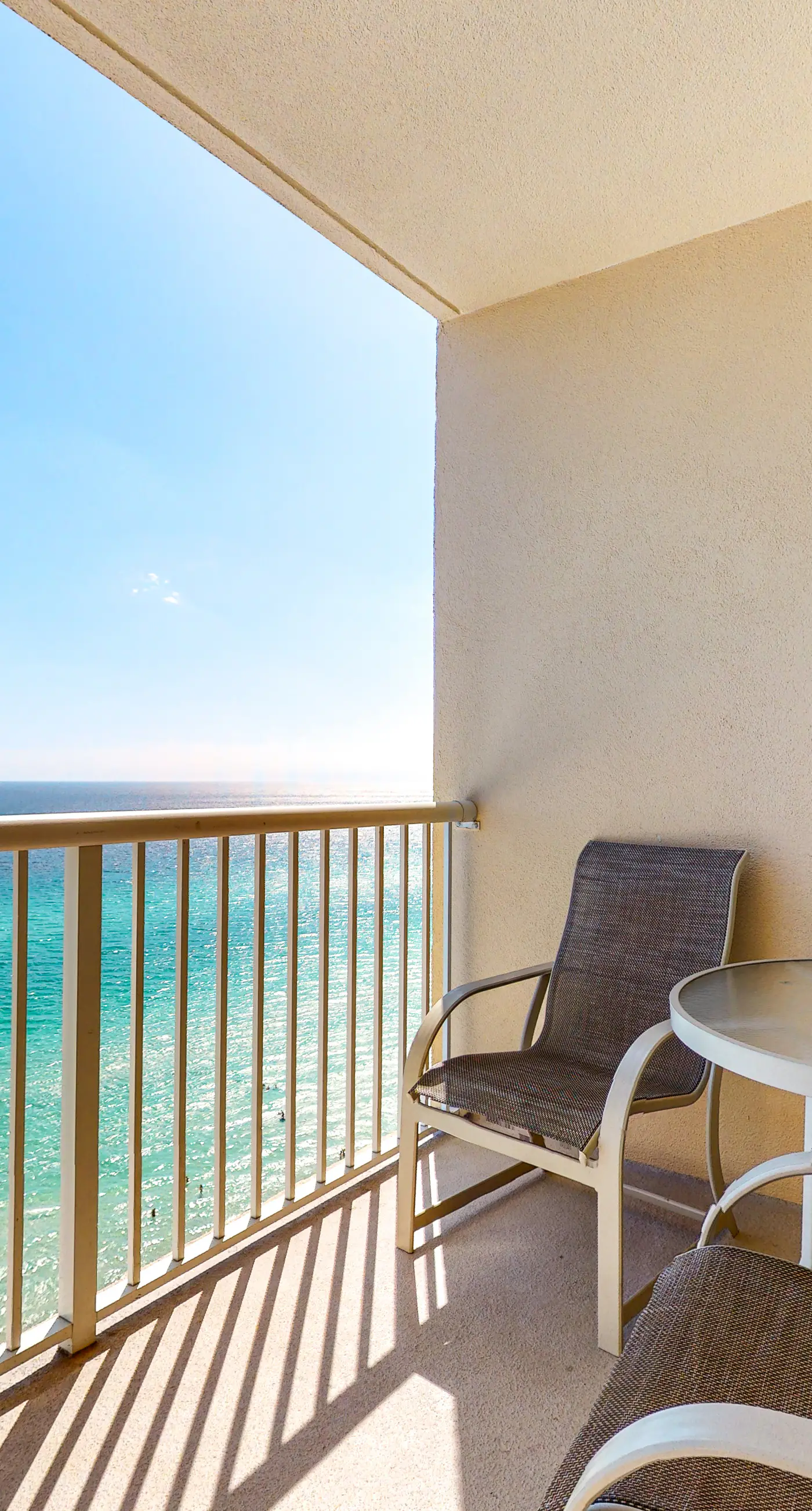 17th Floor Beachfront Condo w/ Free WiFi, Shared Pools, Hot Tub, Tennis, & Gym