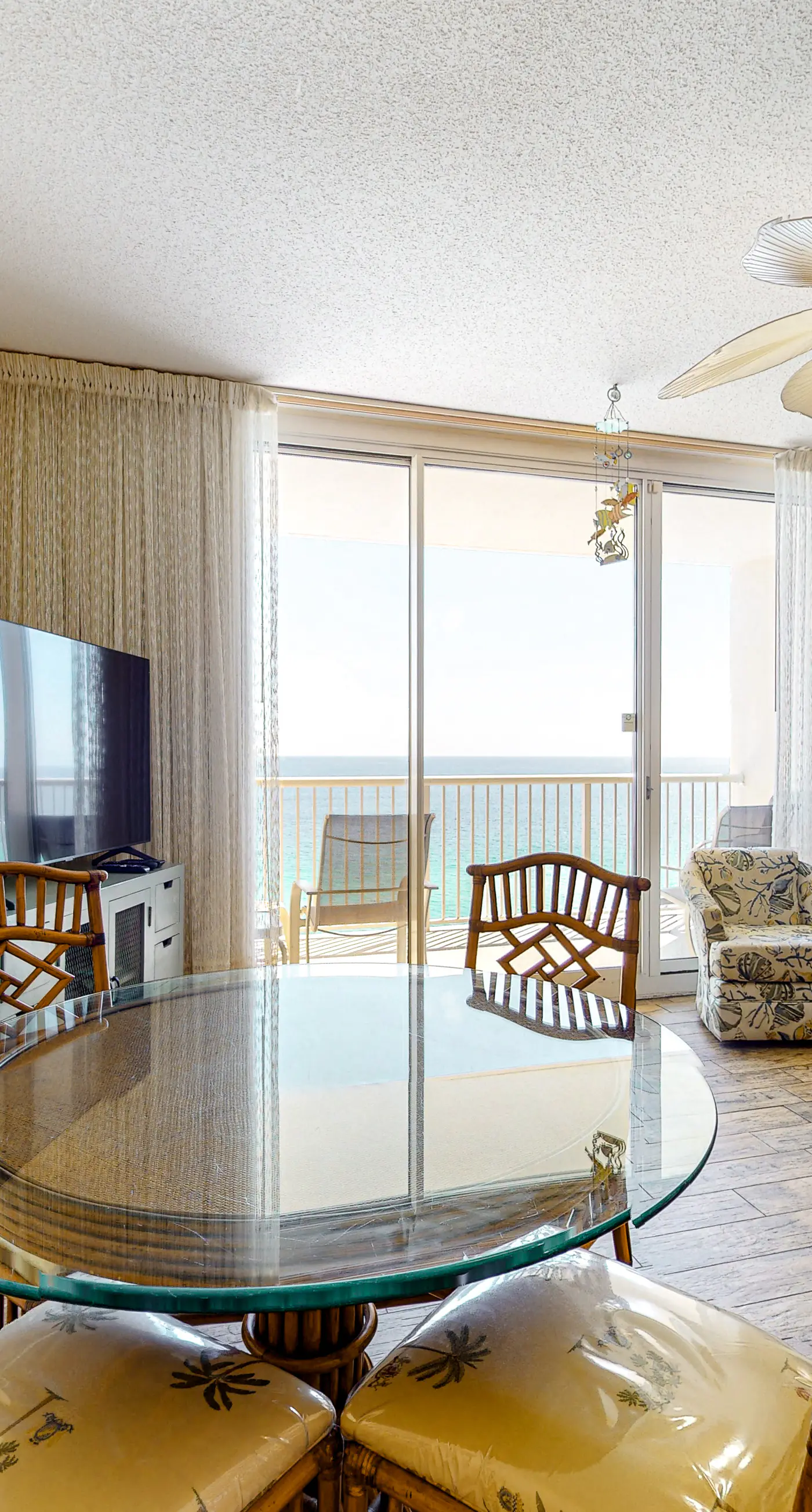 17th Floor Beachfront Condo w/ Free WiFi, Shared Pools, Hot Tub, Tennis, & Gym