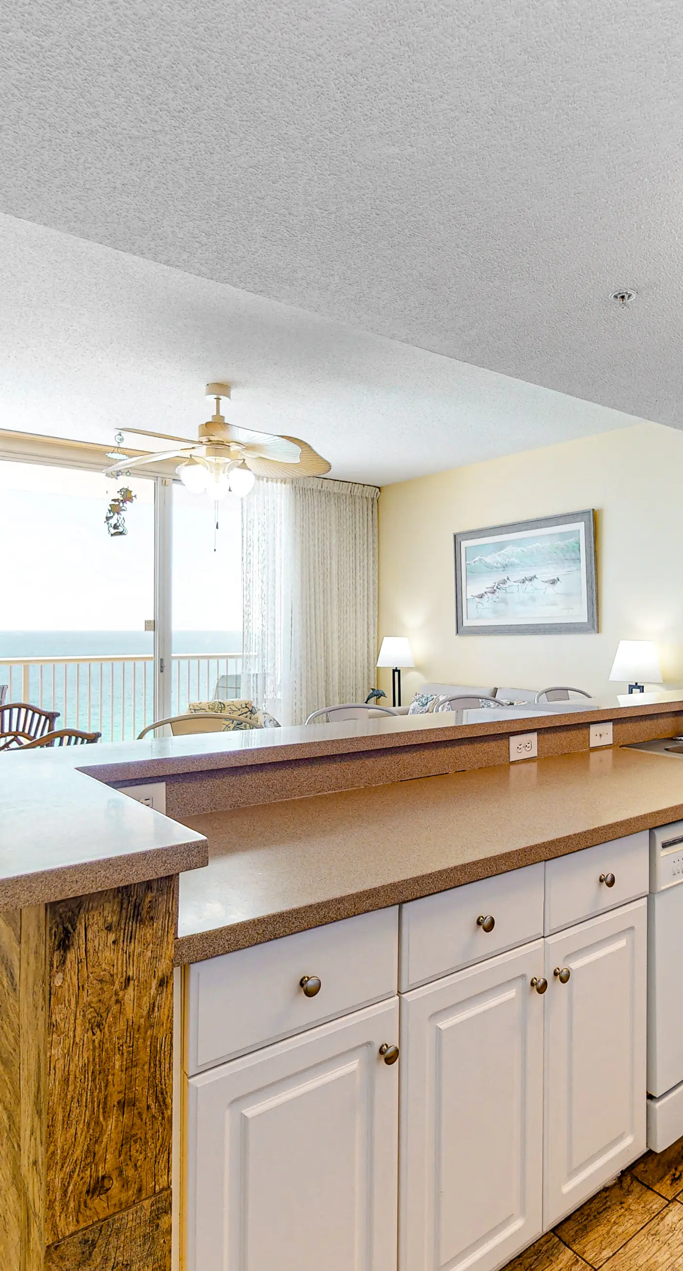 17th Floor Beachfront Condo w/ Free WiFi, Shared Pools, Hot Tub, Tennis, & Gym