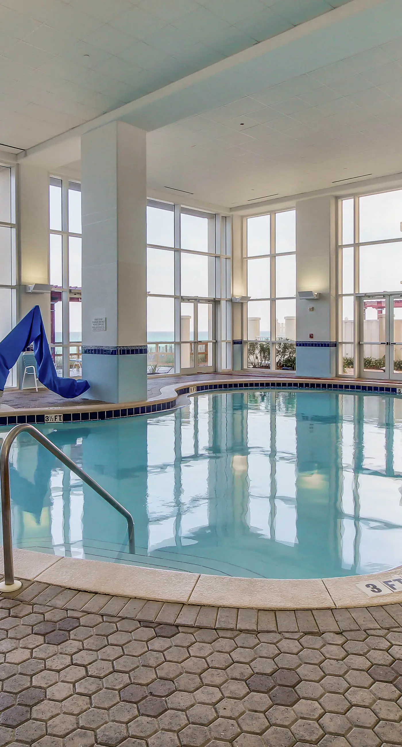 17th Floor Beachfront Condo w/ Free WiFi, Shared Pools, Hot Tub, Tennis, & Gym