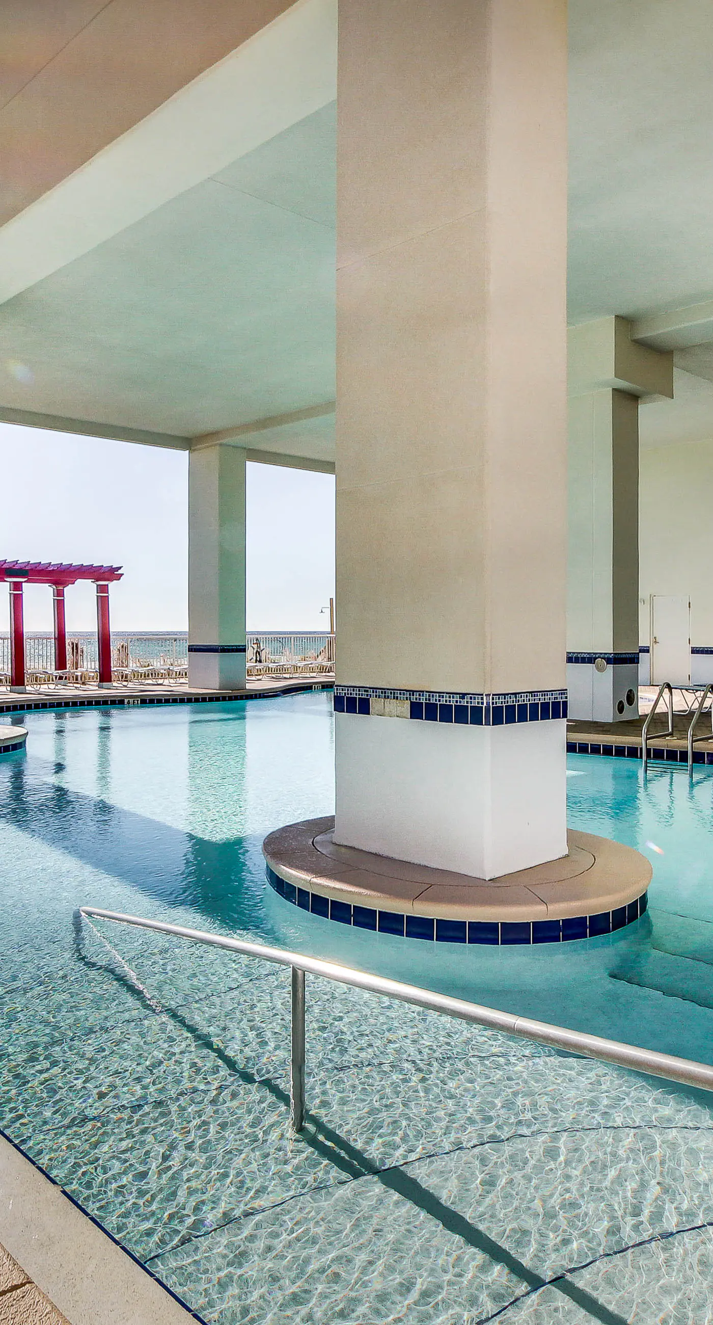 17th Floor Beachfront Condo w/ Free WiFi, Shared Pools, Hot Tub, Tennis, & Gym