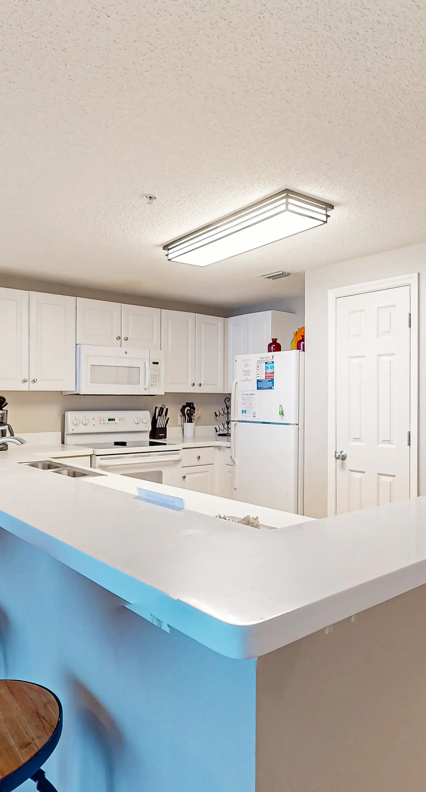 Oceanfront resort w/ WiFi, pool, sauna, hot tub, tennis, & views