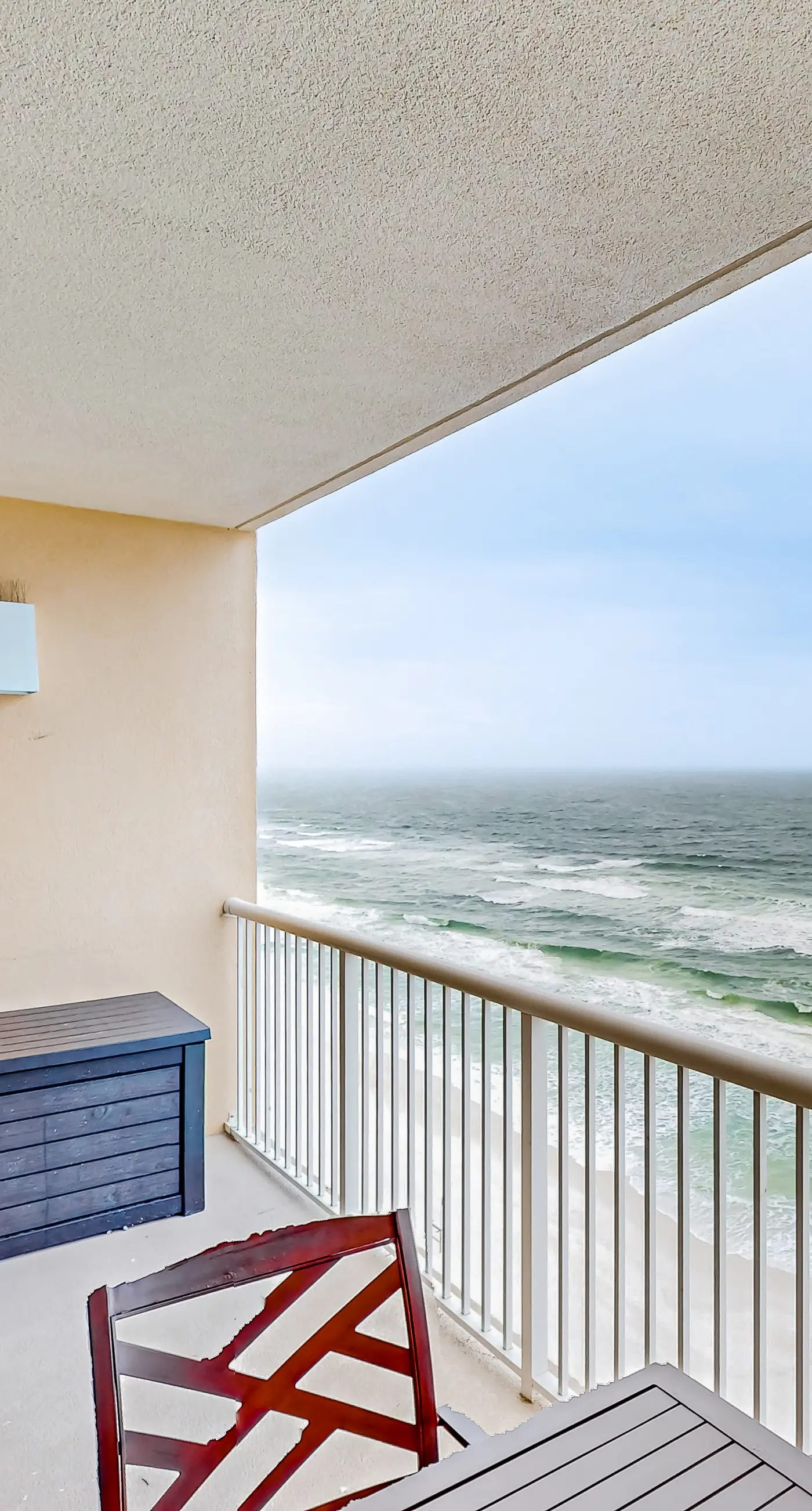 Oceanfront resort w/ WiFi, pool, sauna, hot tub, tennis, & views