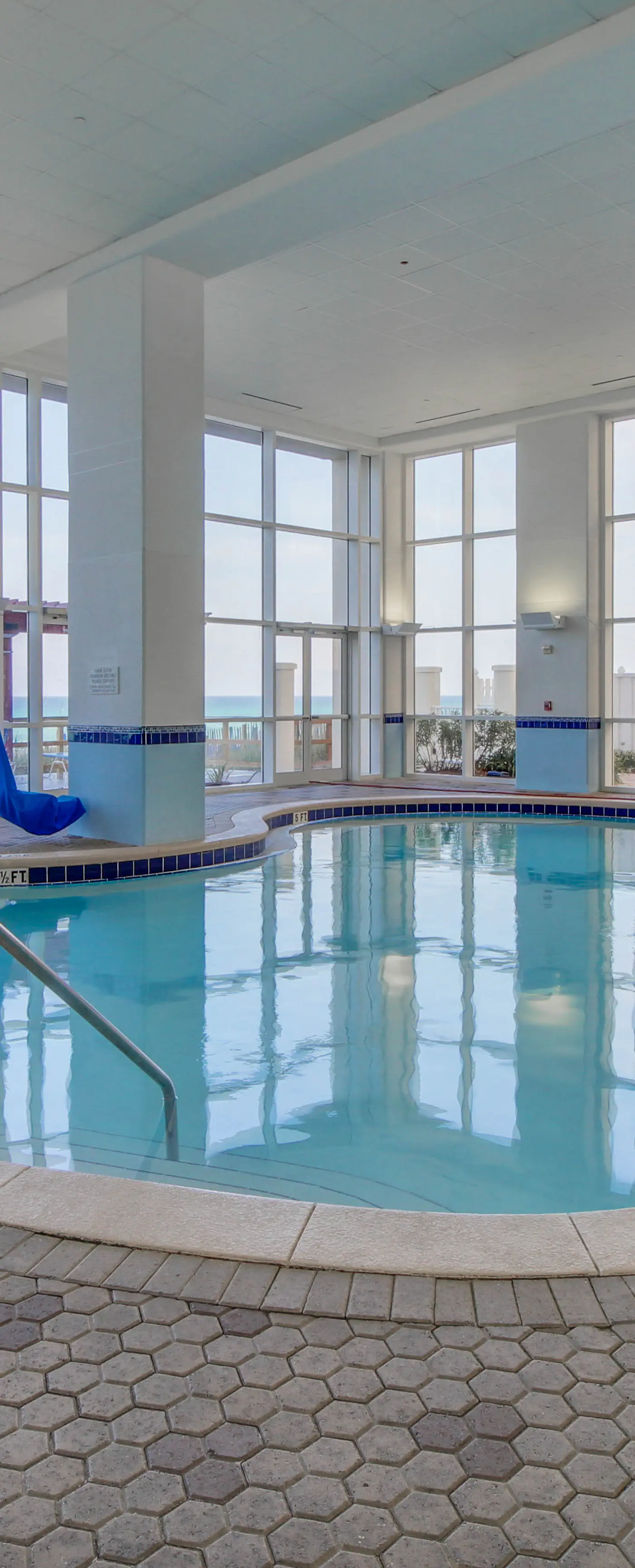 Oceanfront resort w/ WiFi, pool, sauna, hot tub, tennis, & views