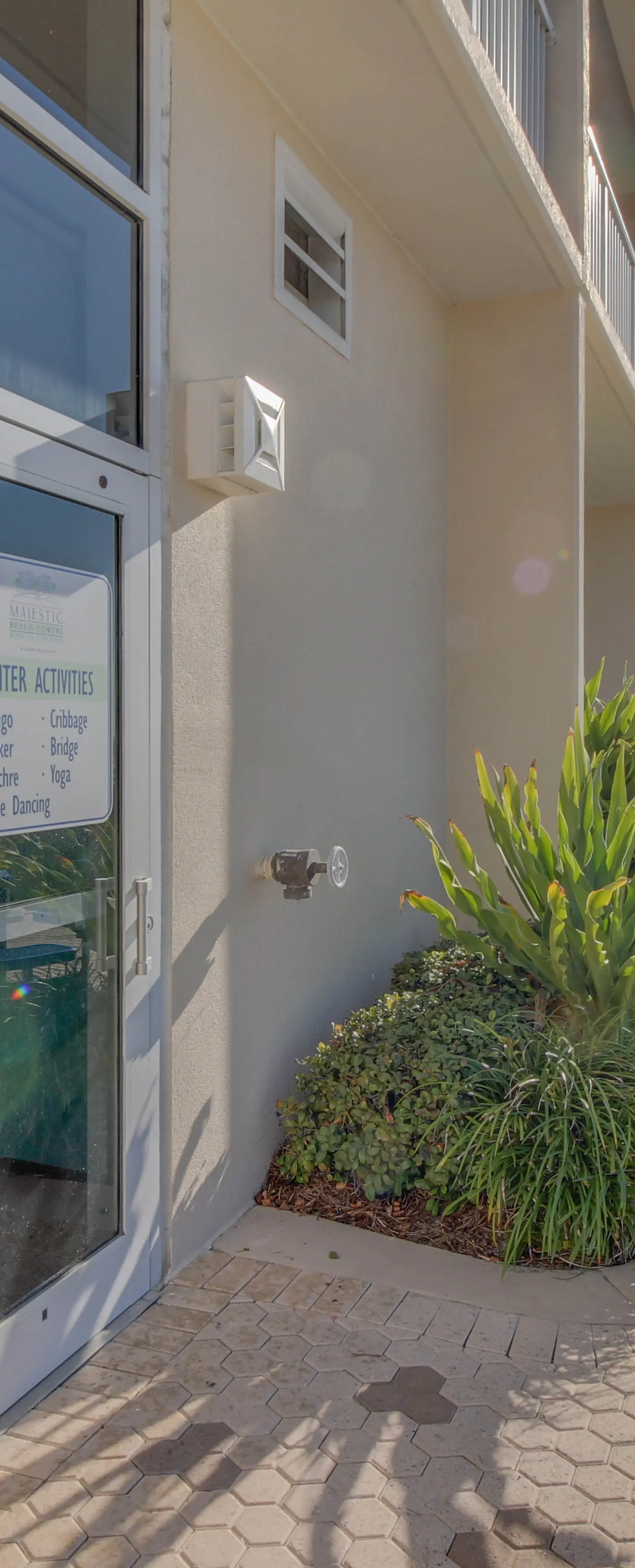 Oceanfront resort w/ WiFi, pool, sauna, hot tub, tennis, & views