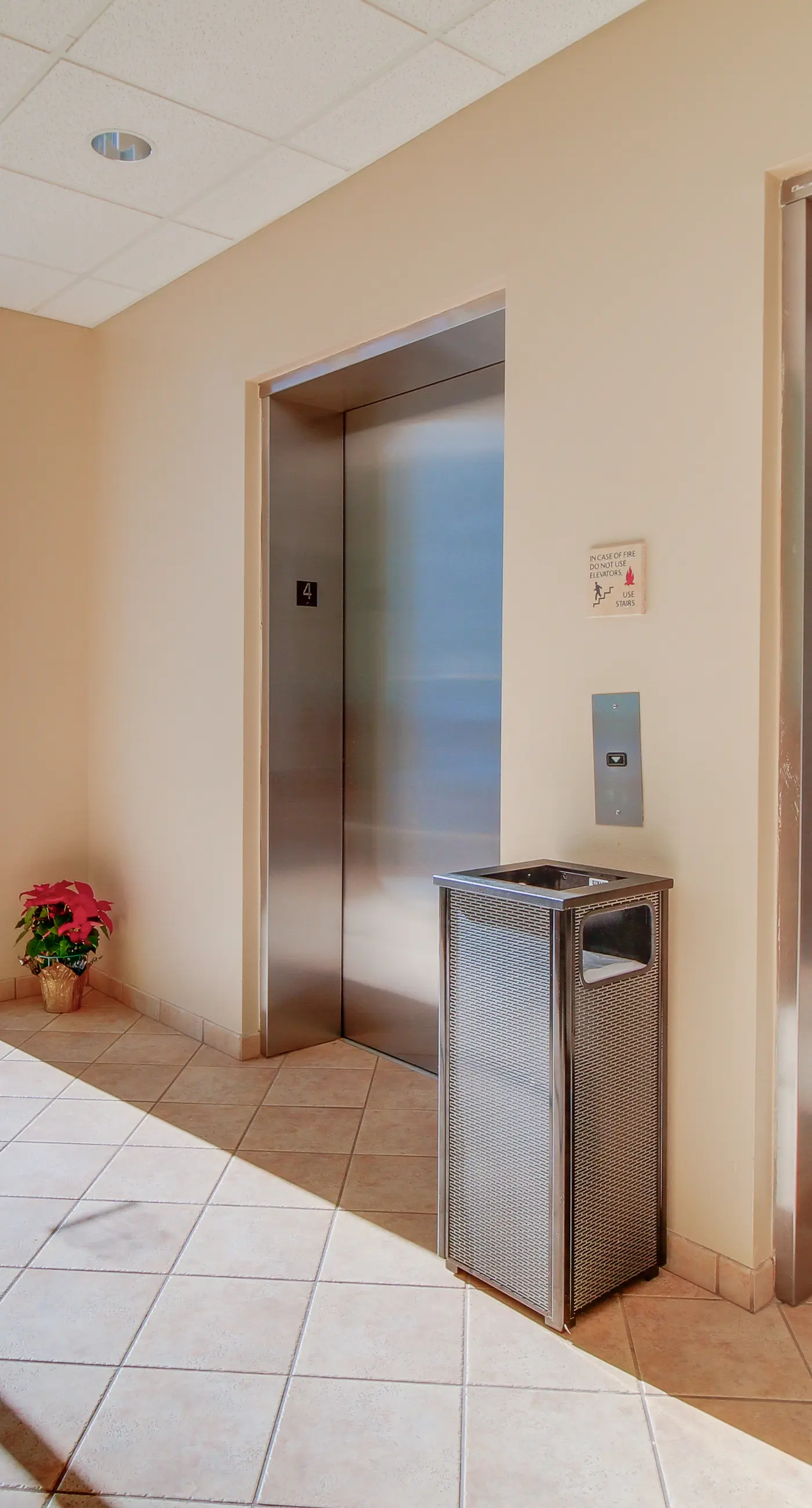 Oceanfront resort w/ WiFi, pool, sauna, hot tub, tennis, & views