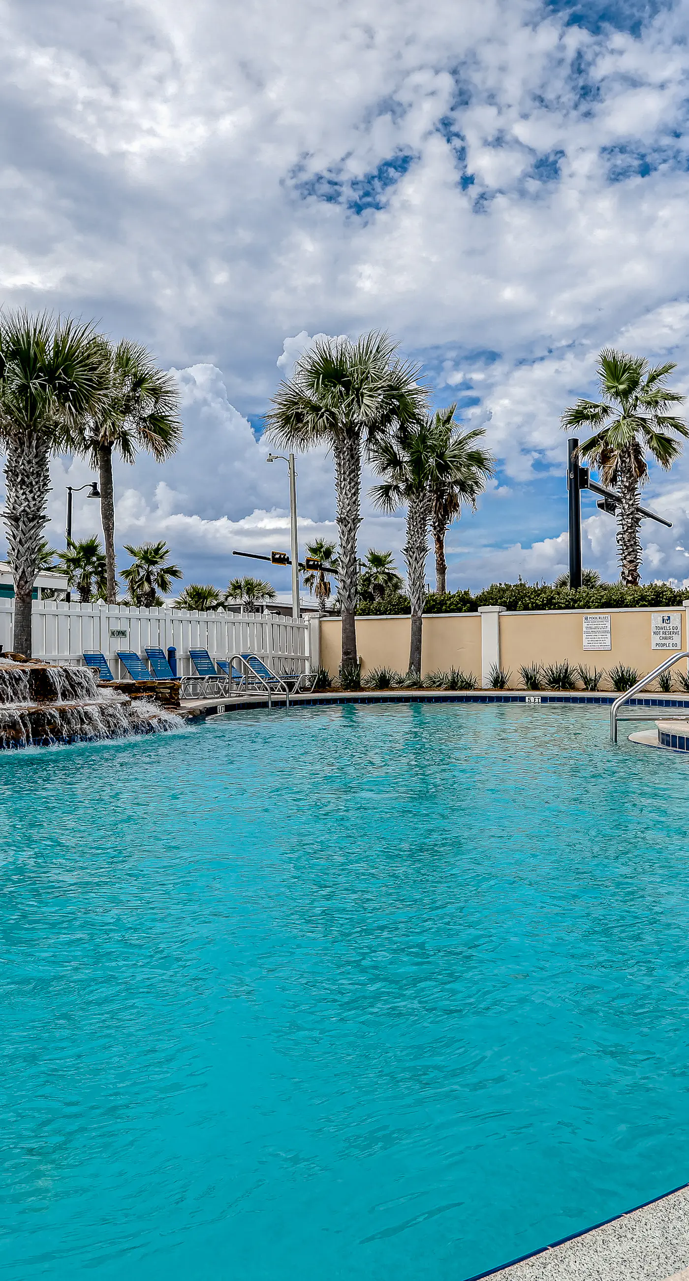 7th-floor Gulf-front beach-view condo with balcony, on-site pools, hot tub, gym