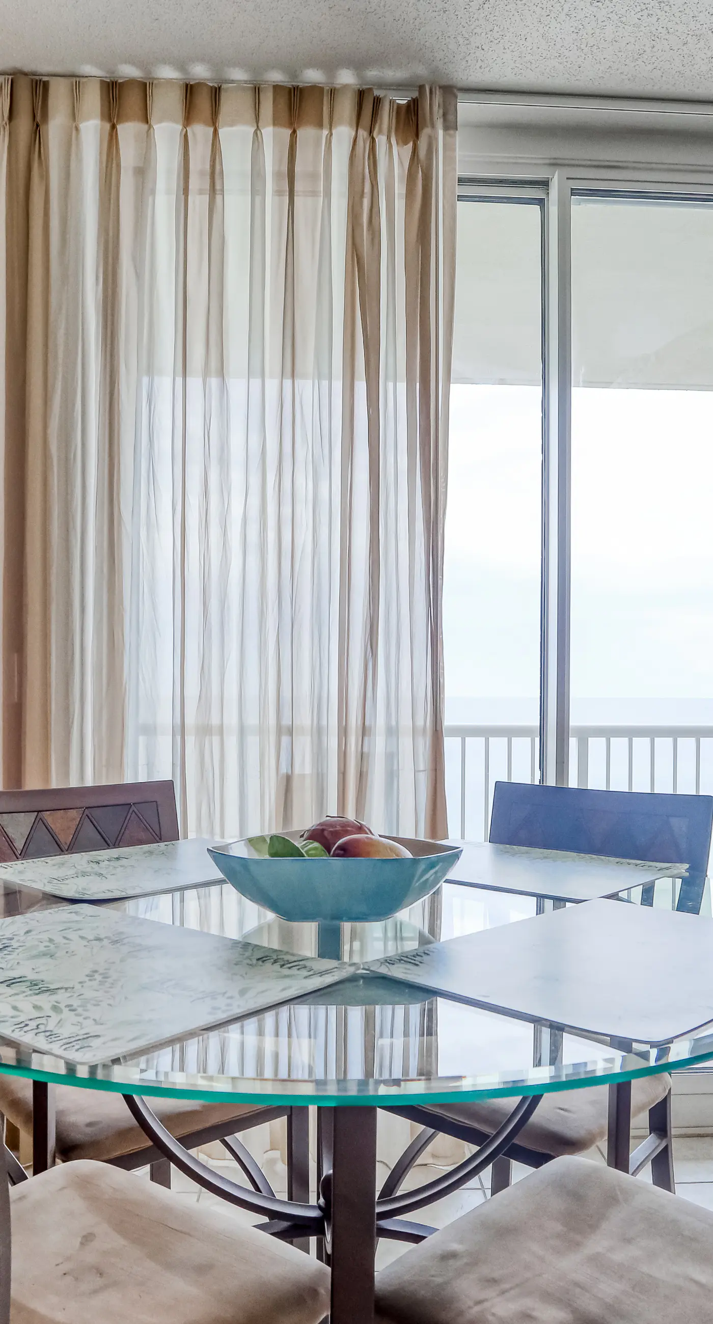 7th-floor Gulf-front beach-view condo with balcony, on-site pools, hot tub, gym