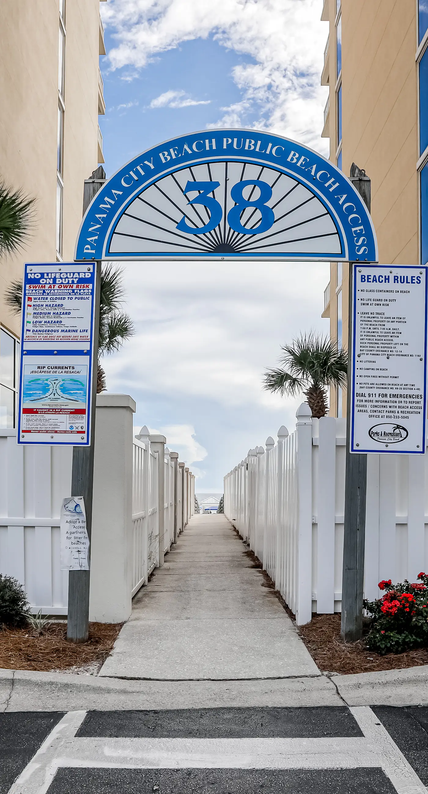 7th-floor Gulf-front beach-view condo with balcony, on-site pools, hot tub, gym