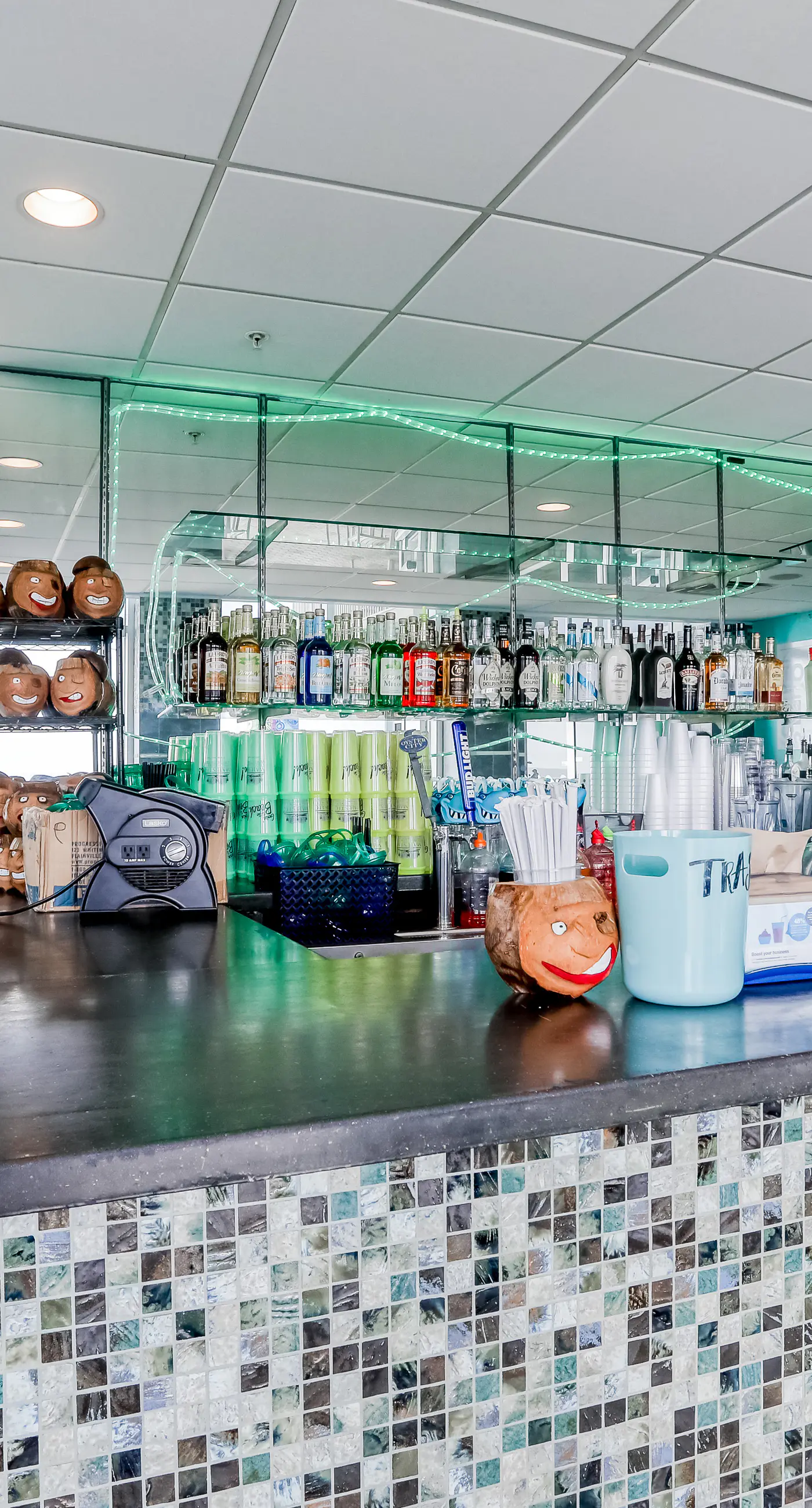 7th-floor Gulf-front beach-view condo with balcony, on-site pools, hot tub, gym