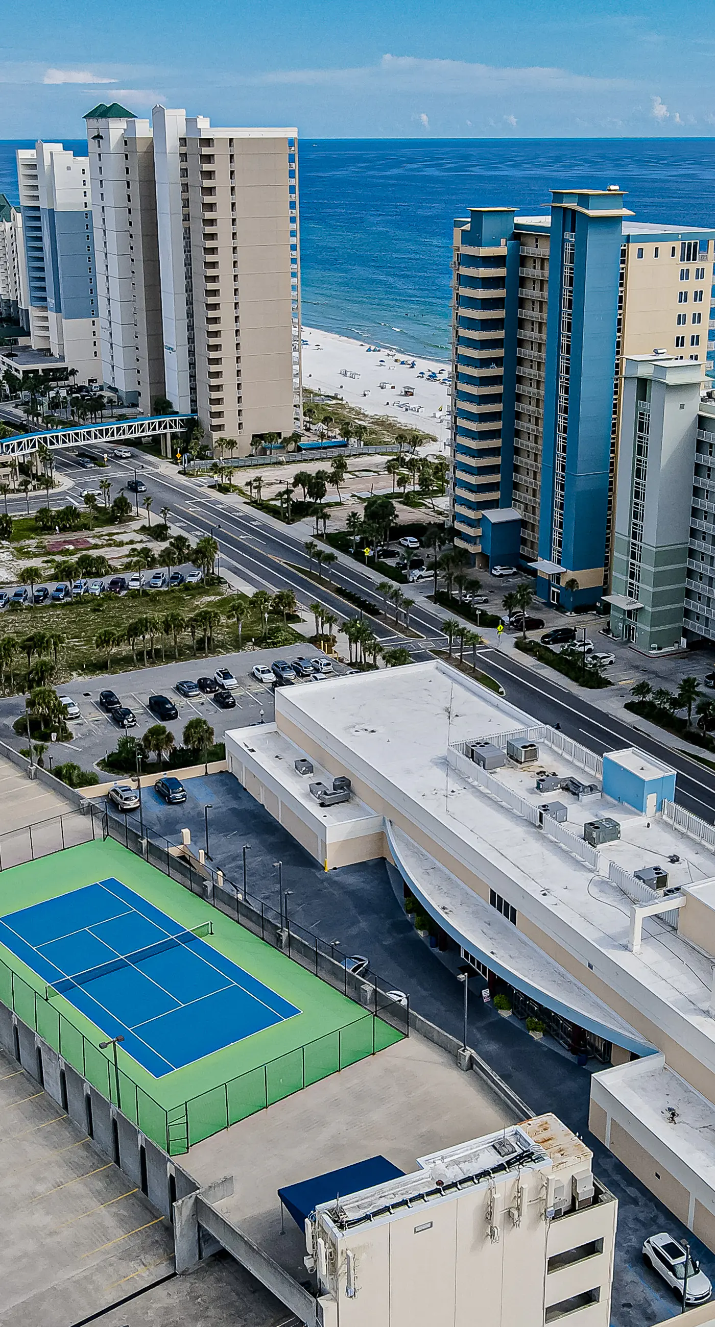 7th-floor Gulf-front beach-view condo with balcony, on-site pools, hot tub, gym