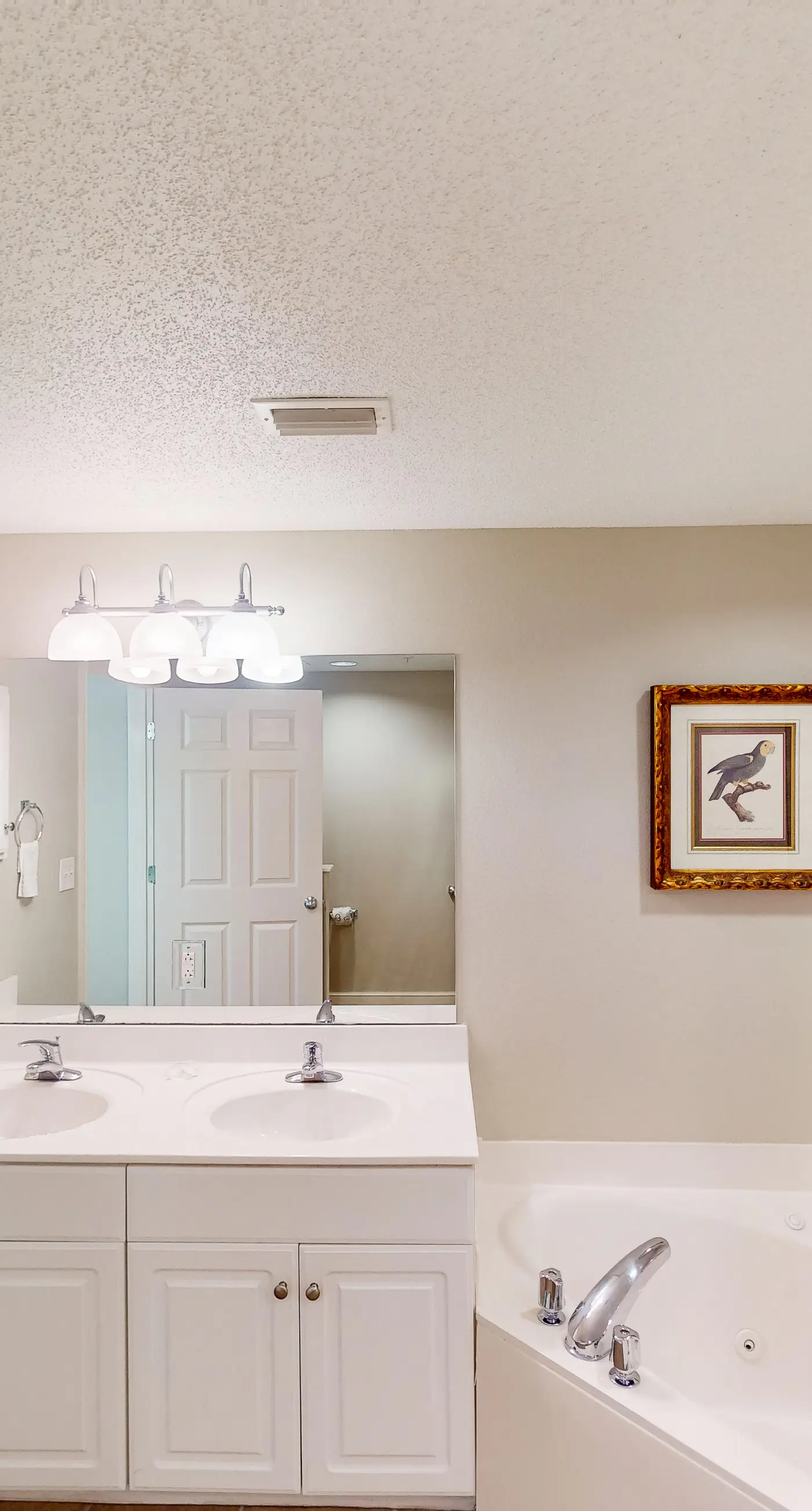 Gulf-front condo with 4 pools, movie theatre, game room, 3 hot tubs, tennis, W/D