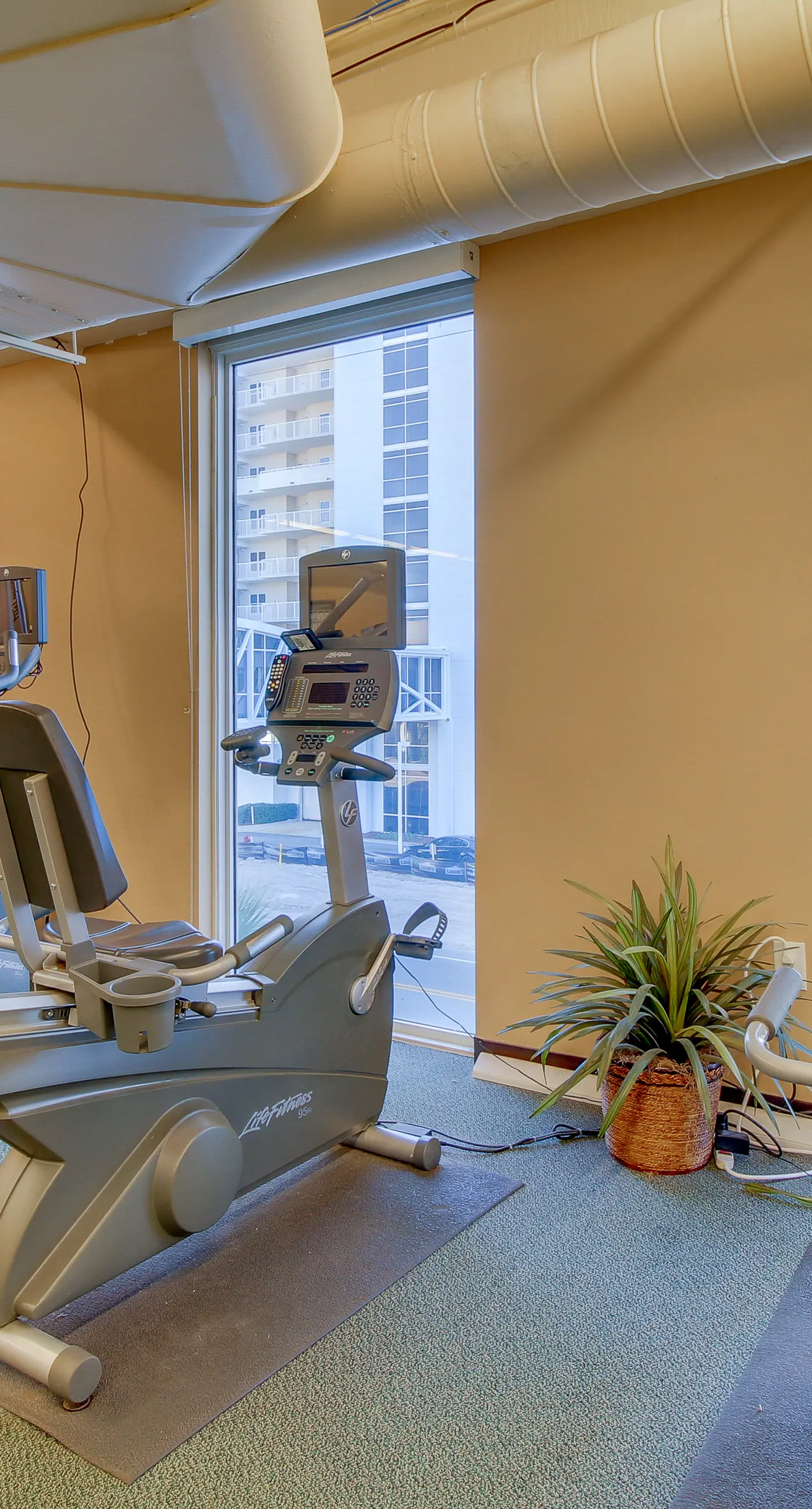 Gulf-front condo with 4 pools, movie theatre, game room, 3 hot tubs, tennis, W/D