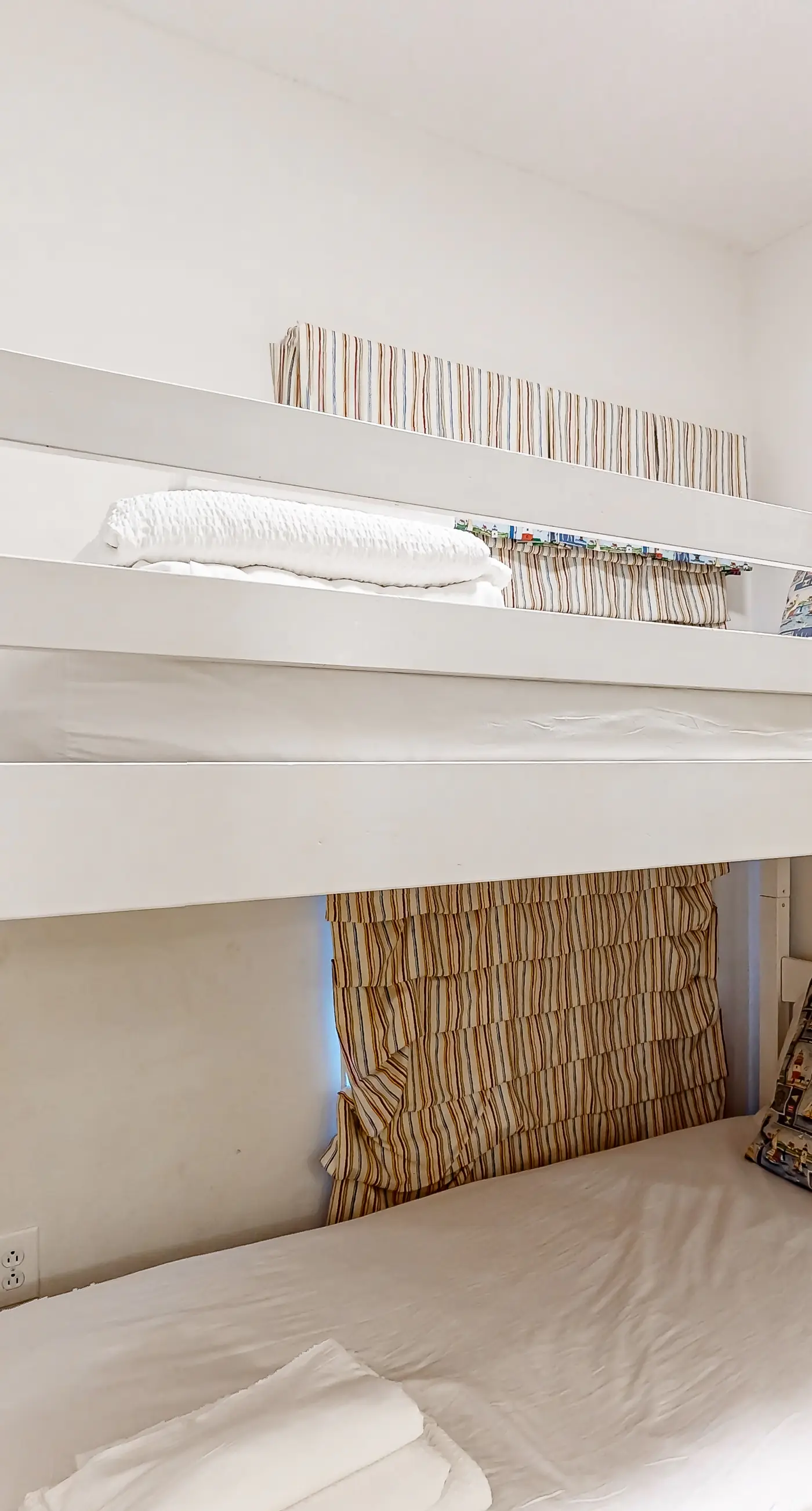 Beachfront condo rental with pools, hot tub, and private balcony