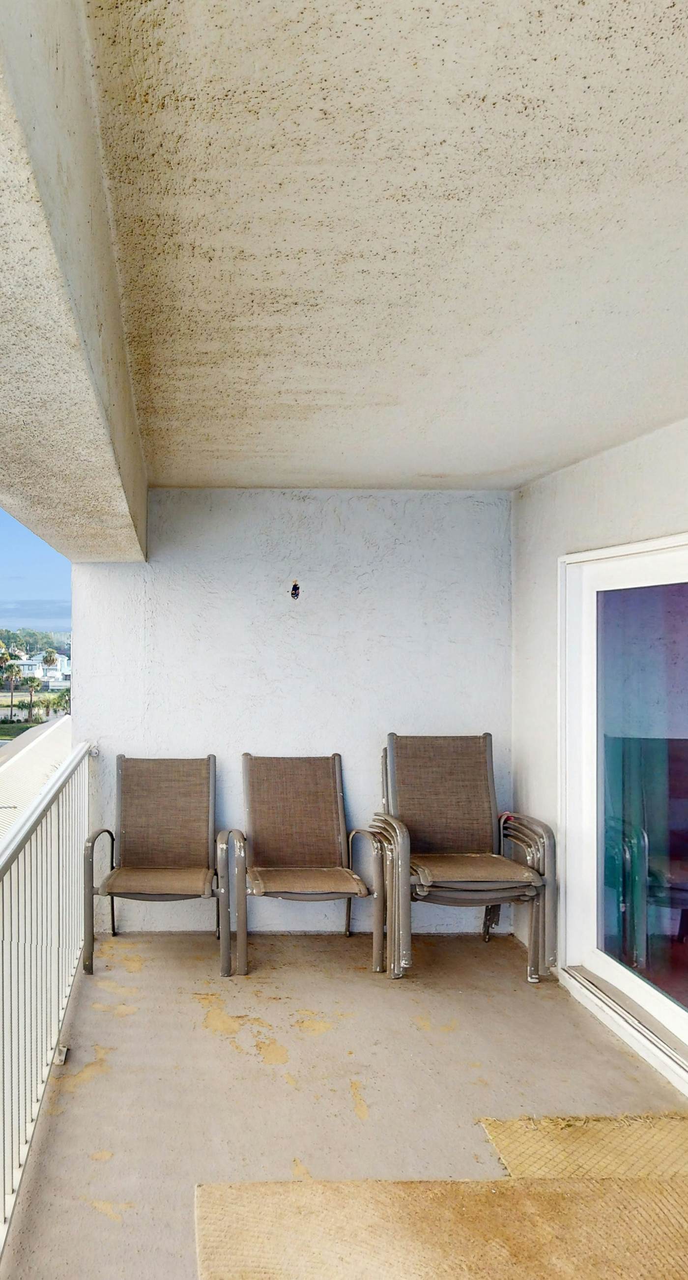Oceanfront condo with shared pool, resort amenities, and private washer/dryer