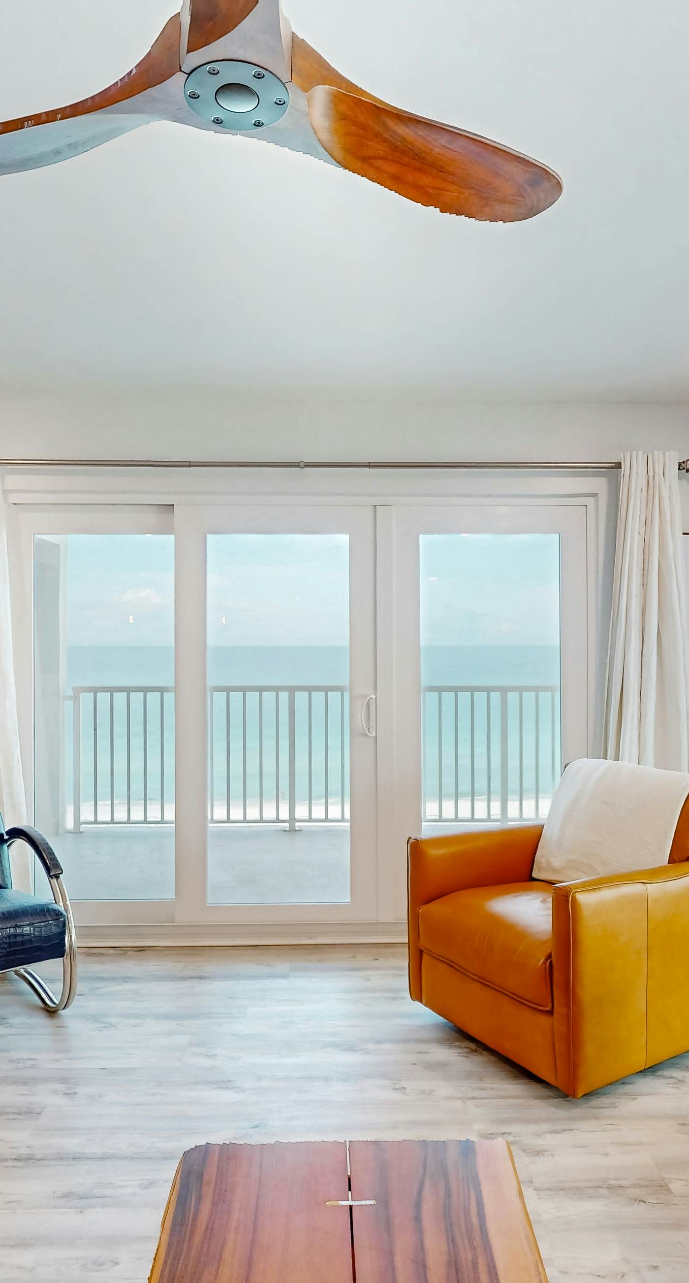 Oceanfront condo with wrap-around balcony, shared pool, tennis, WiFi