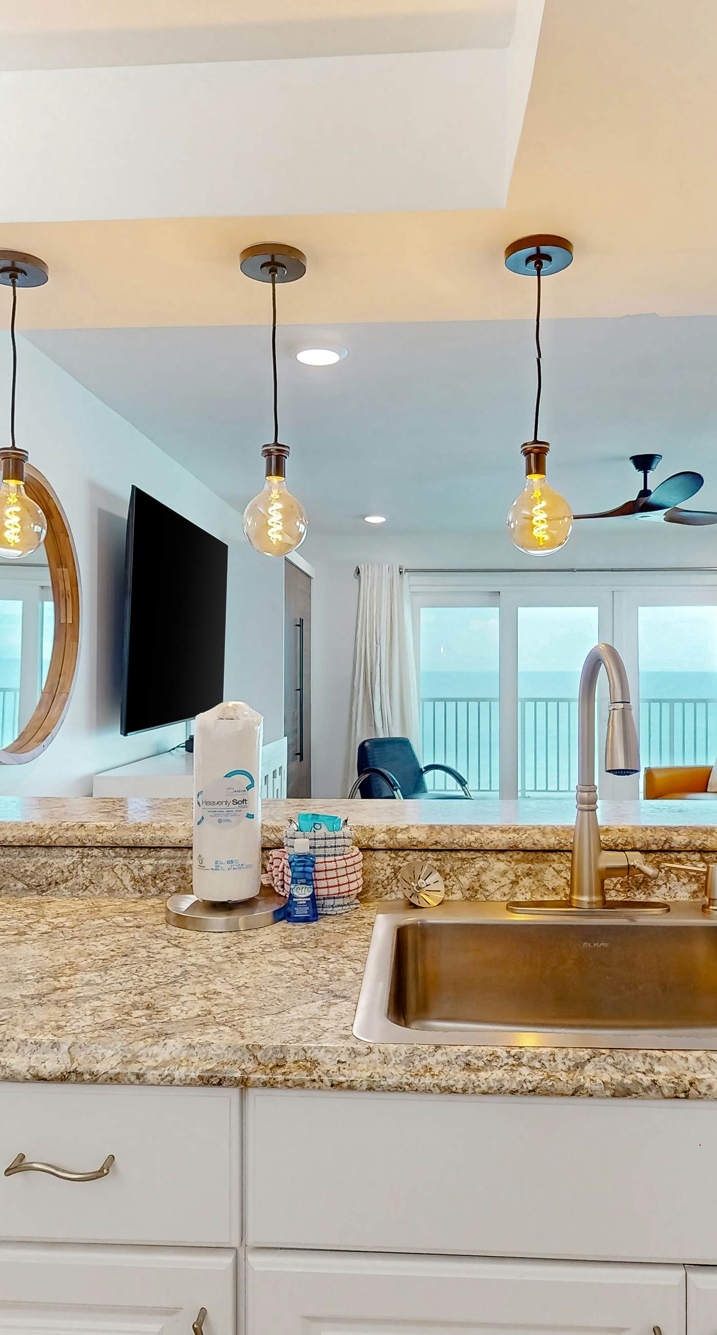 Oceanfront condo with wrap-around balcony, shared pool, tennis, WiFi