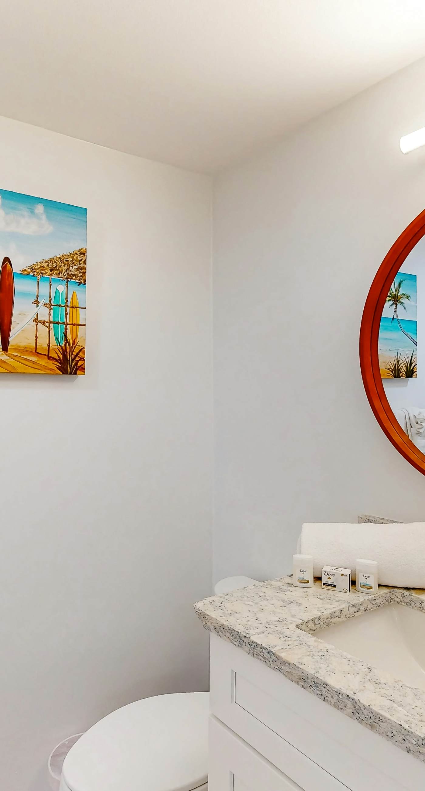 Oceanfront condo with wrap-around balcony, shared pool, tennis, WiFi