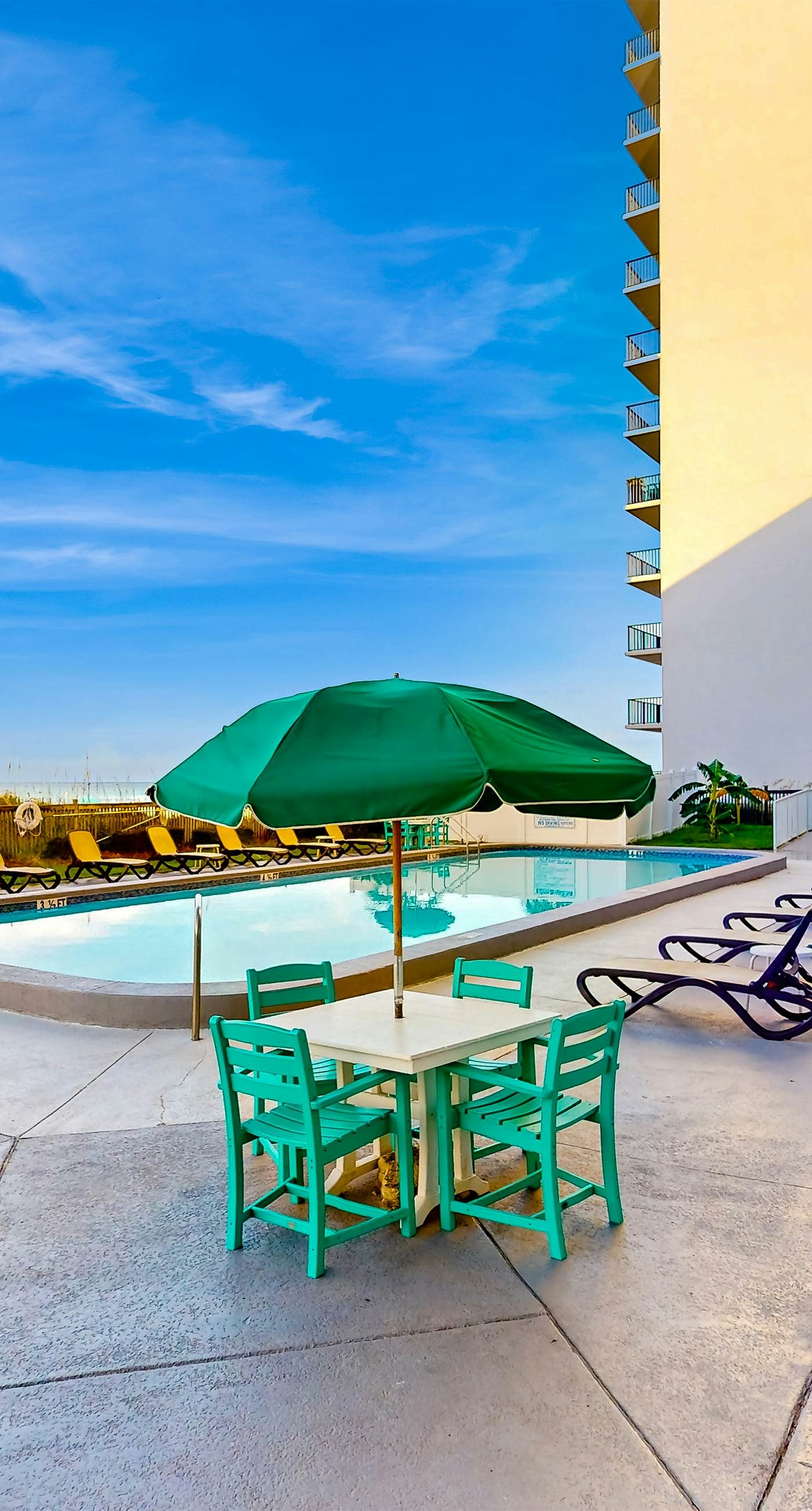Oceanfront condo with wrap-around balcony, shared pool, tennis, WiFi