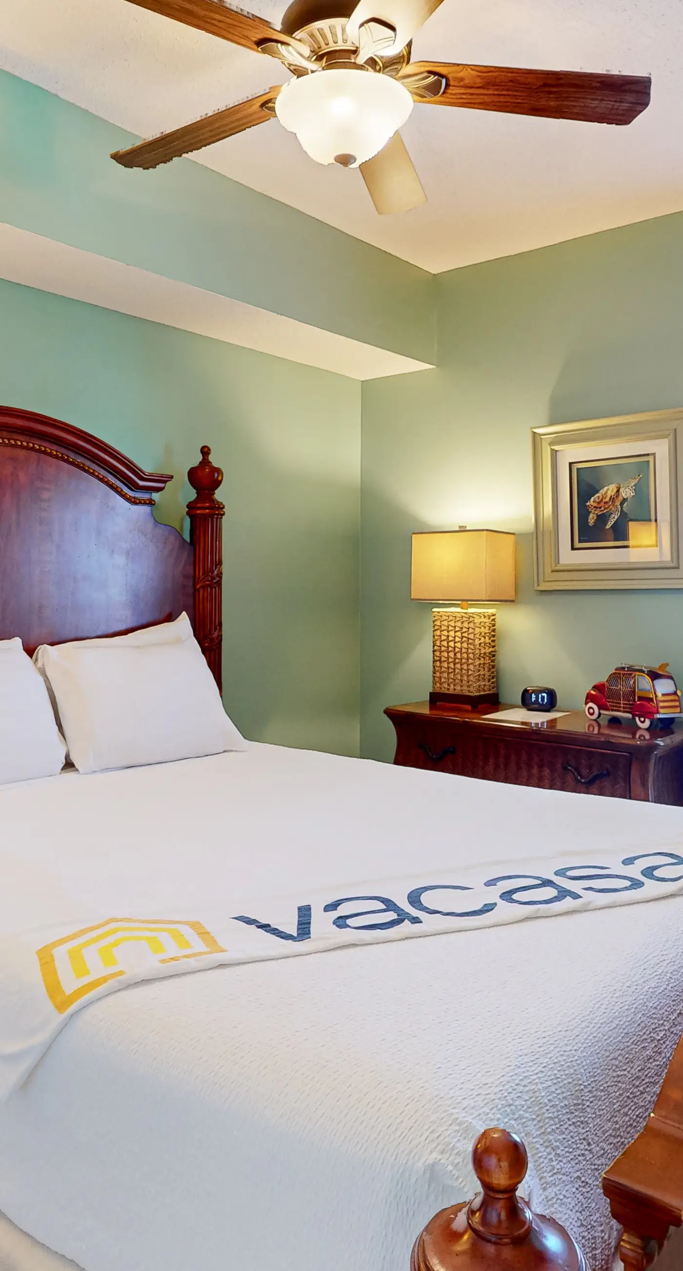 21st-floor condo in Gulf-front resort with pool, hot tub, washer/dryer, & AC