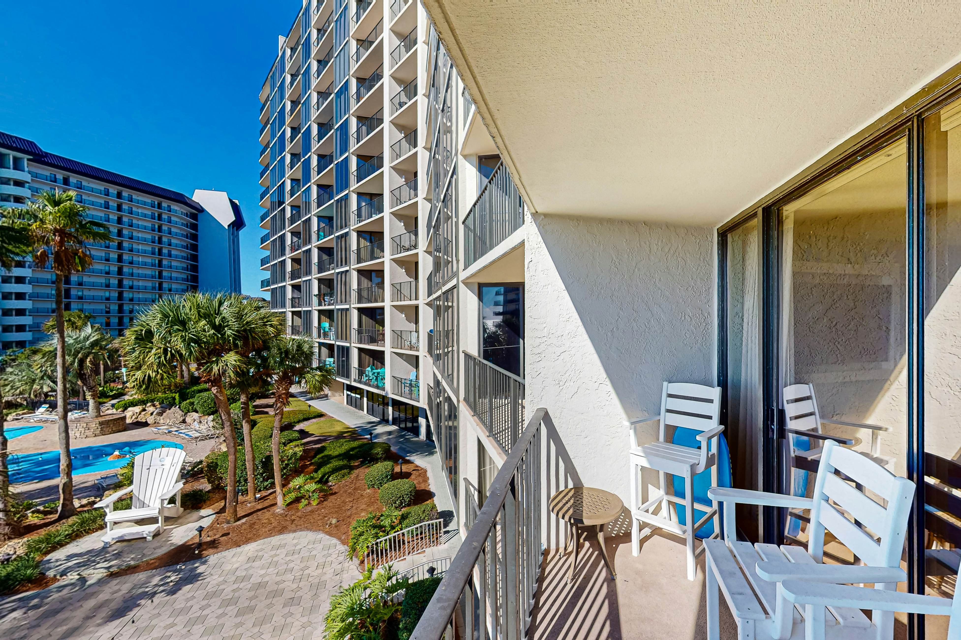 Second level oceanfront condo with ocean view, high-speed WiFi, & washer/dryer