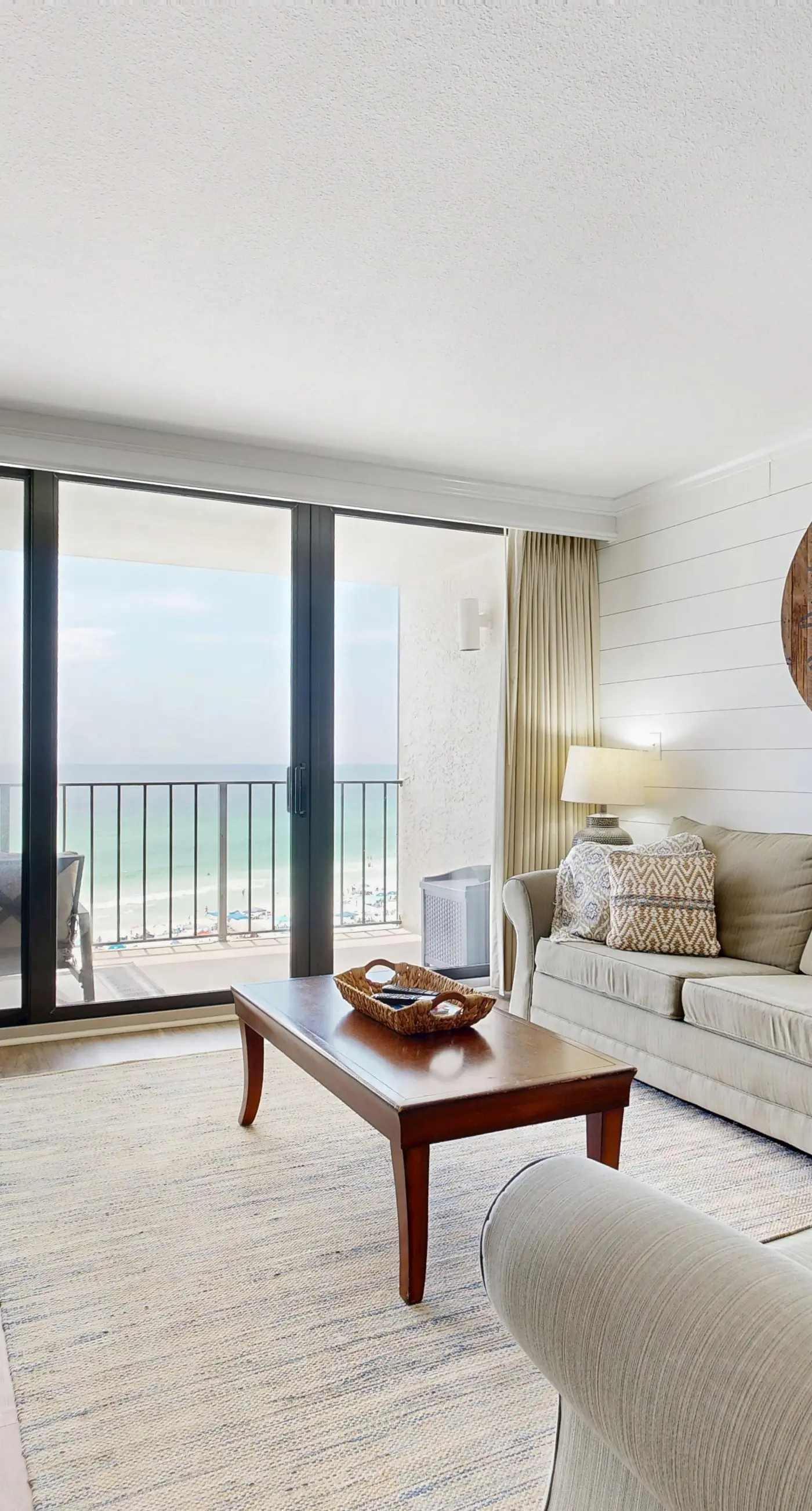Gorgeous beachfront condo, shared & and beach access