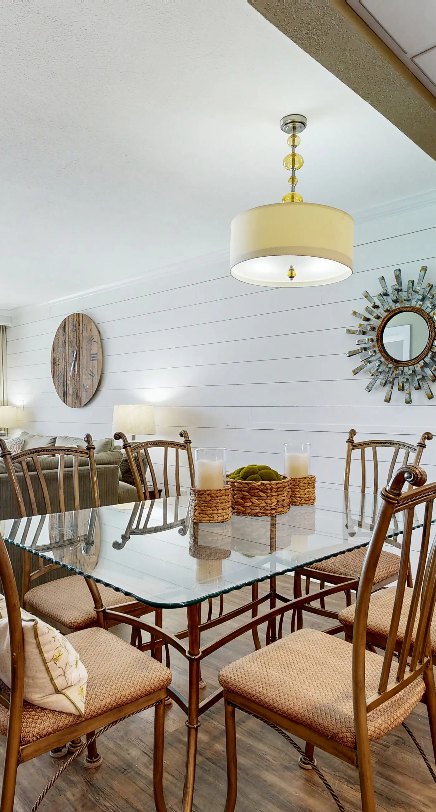 Gorgeous beachfront condo, shared & and beach access