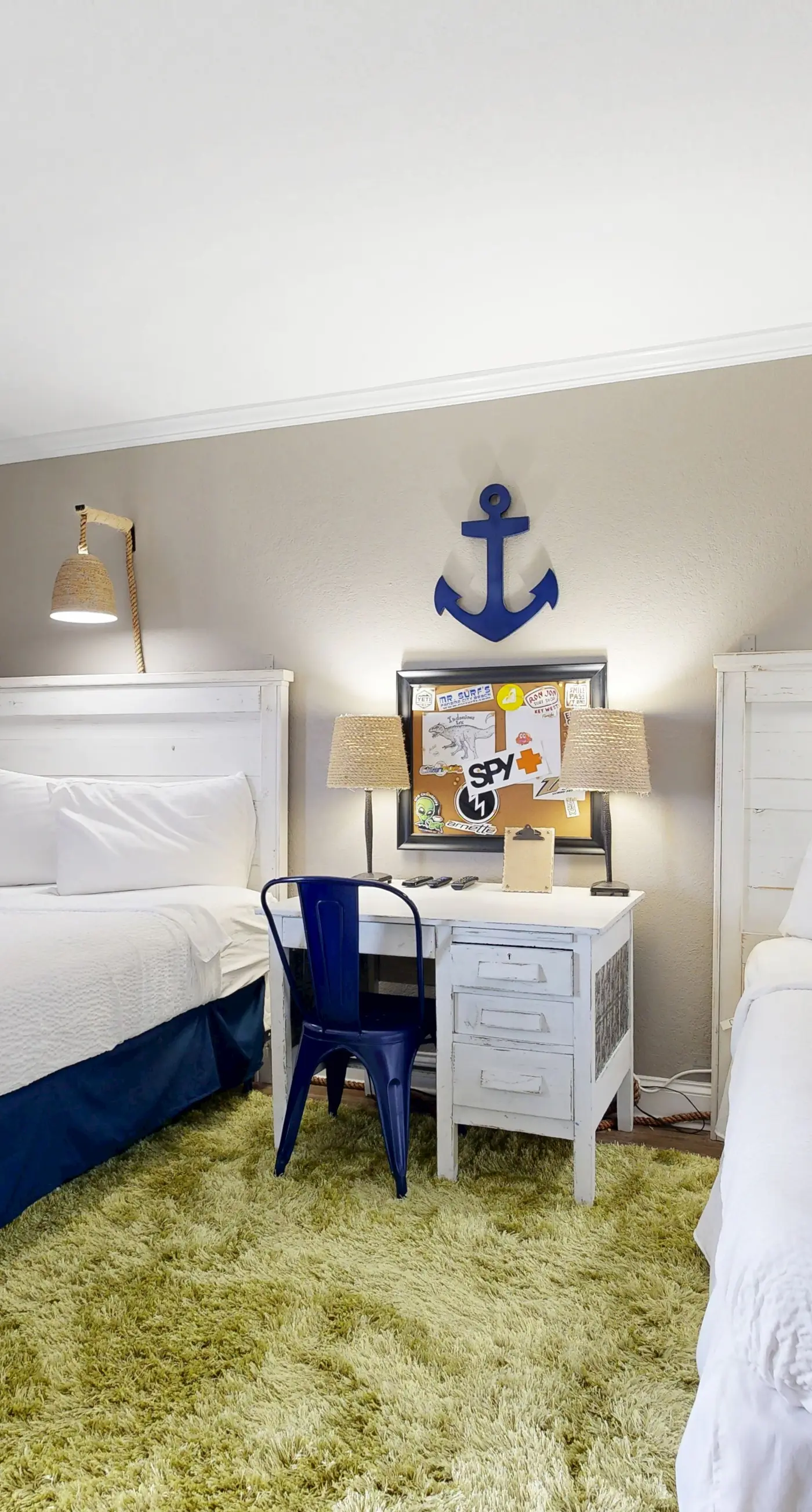Gorgeous beachfront condo, shared & and beach access