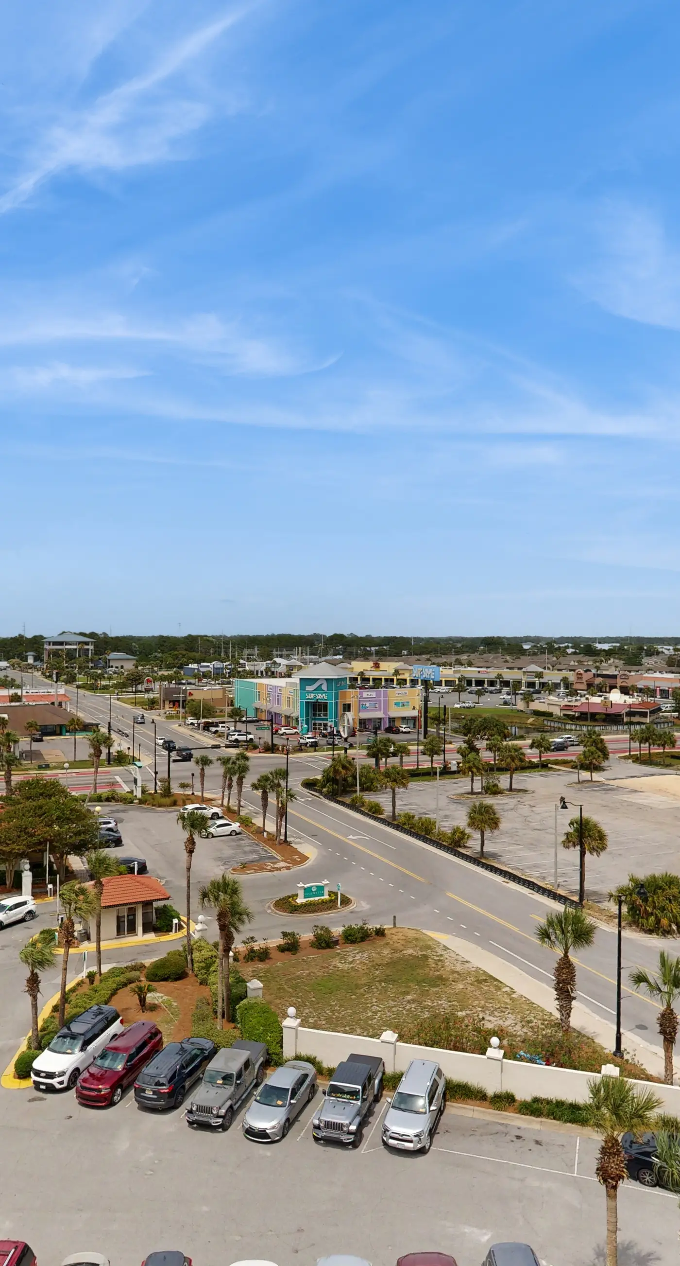 Gorgeous beachfront condo, shared & and beach access