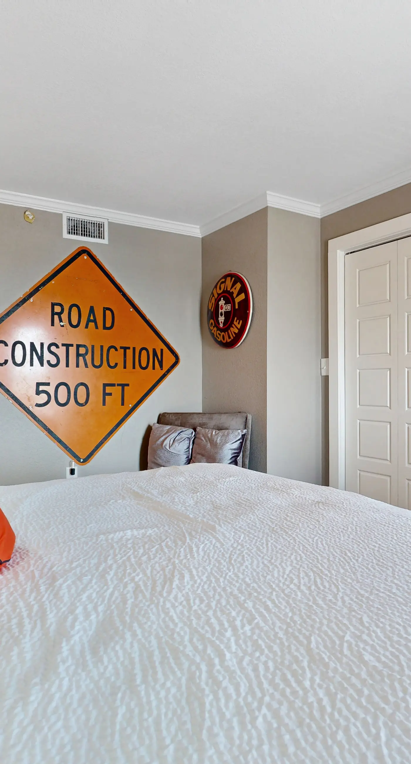 Gorgeous beachfront condo, shared & and beach access