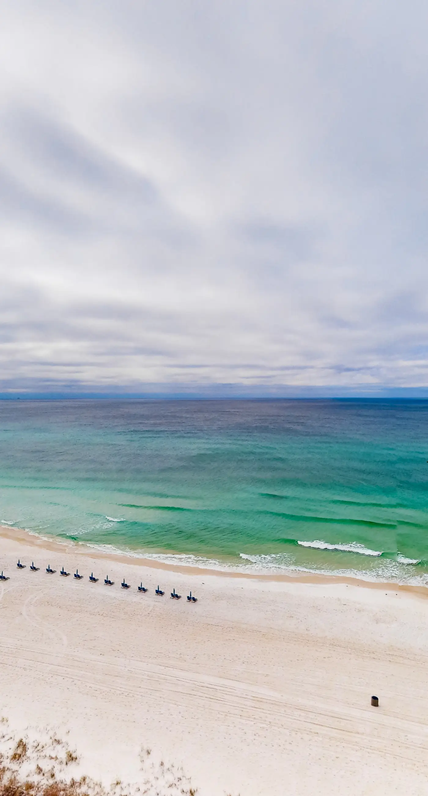 Gorgeous beachfront condo, shared & and beach access