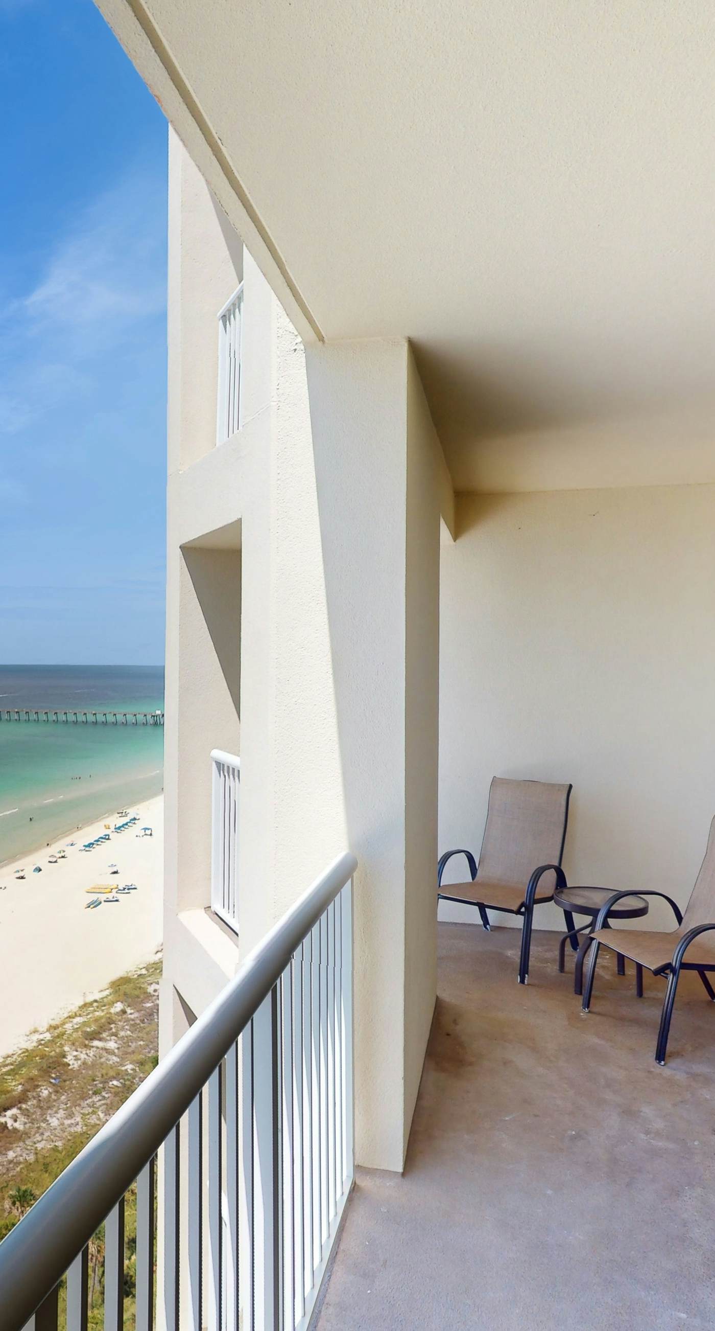 Grand Panama Beach Resort condo with Gulf views, bunk alcove & beachfront pool