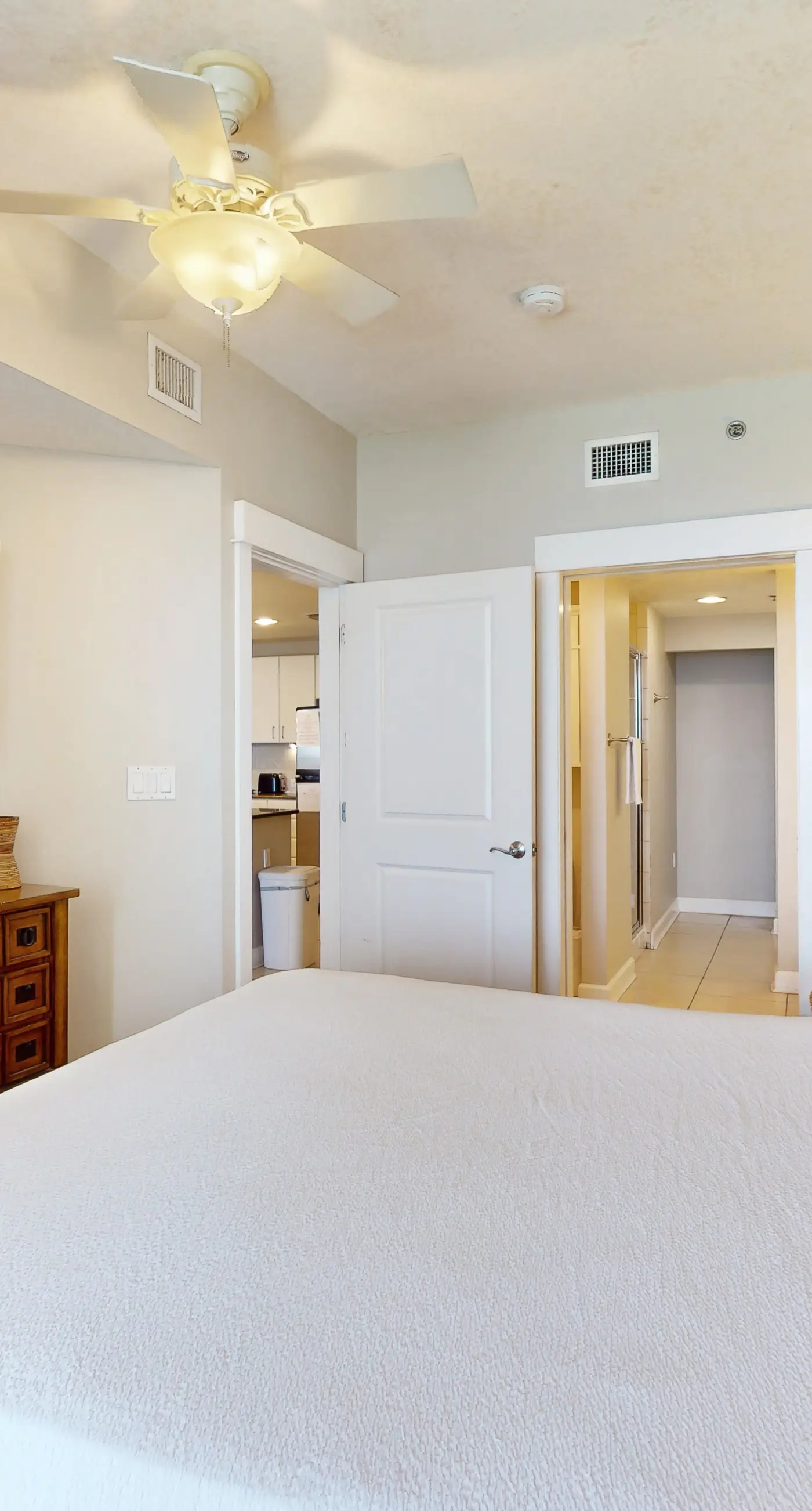 Grand Panama Beach Resort condo with Gulf views, bunk alcove & beachfront pool