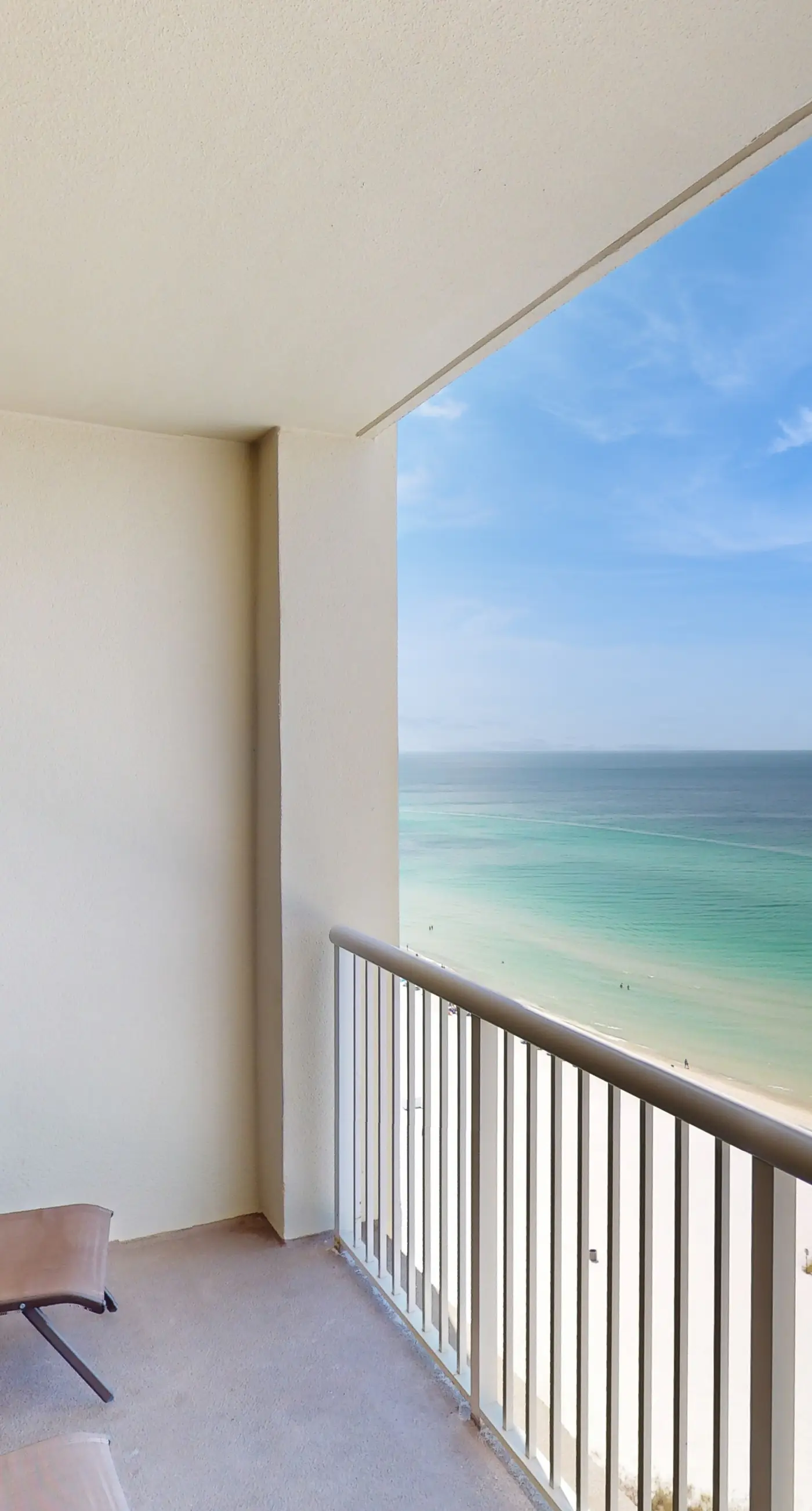 Grand Panama Beach Resort condo with Gulf views, bunk alcove & beachfront pool