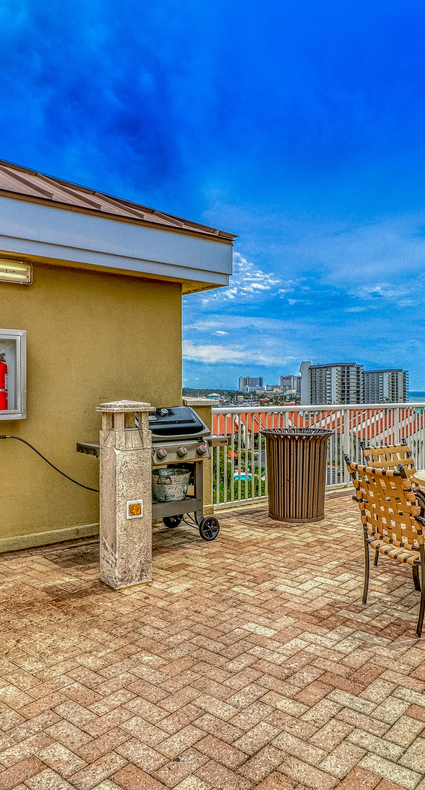 Grand Panama Beach Resort condo with Gulf views, bunk alcove & beachfront pool
