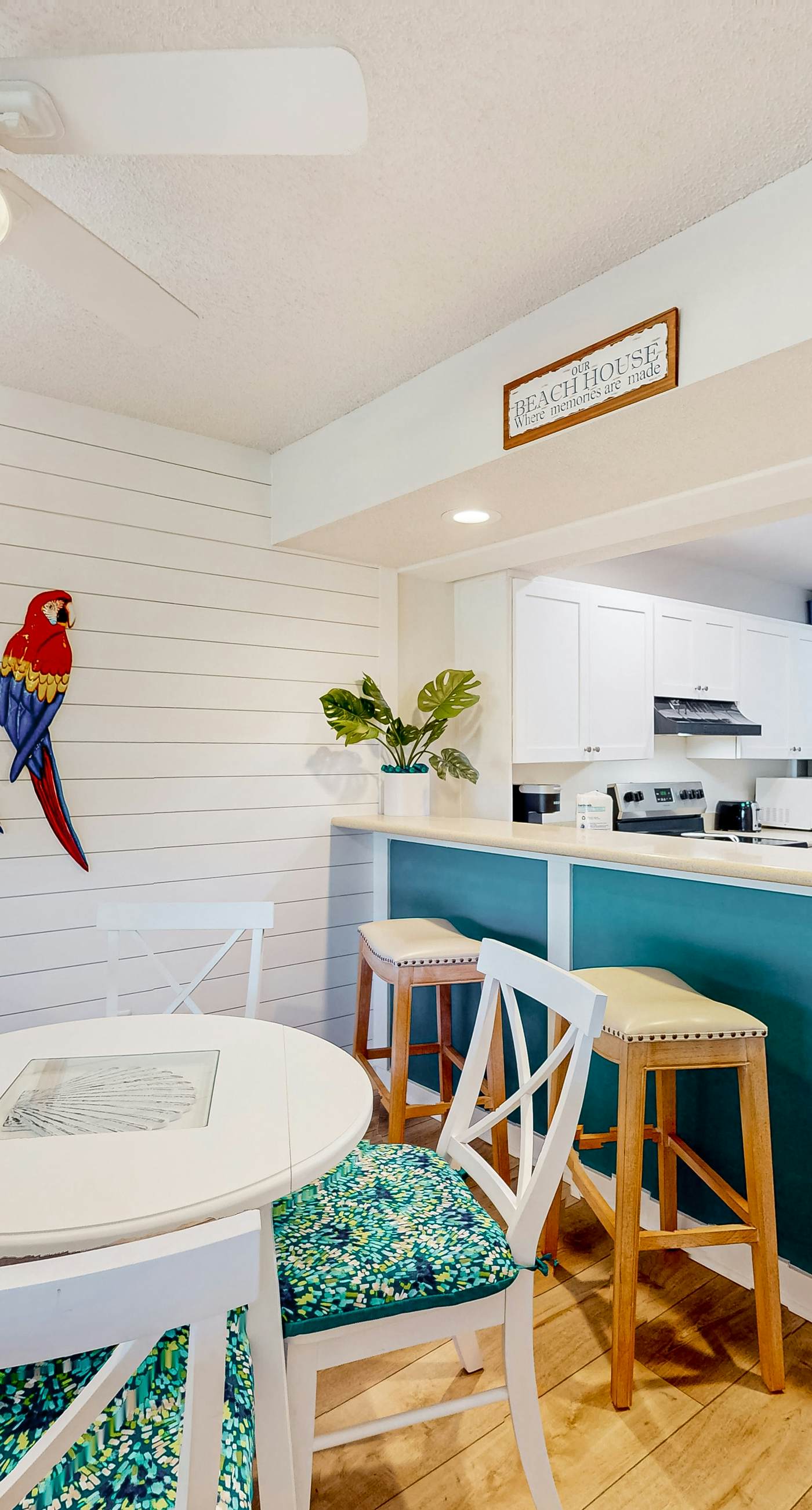 Golf lover's getaway with pool & hot tub, open layout, smart TVs, & full kitchen